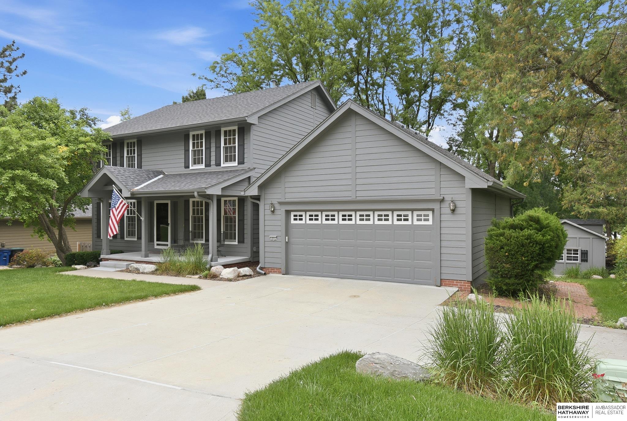 Photo of 10552 Forrest Drive Omaha NE 68124
