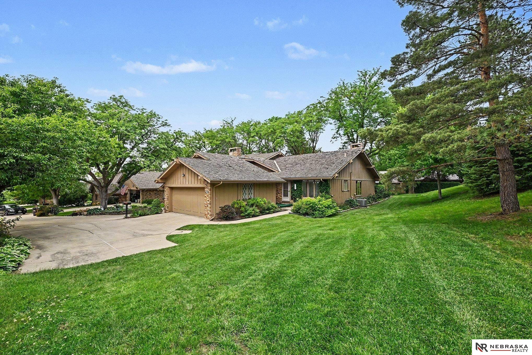 Photo of 10262 Fieldcrest Drive Omaha NE 68114
