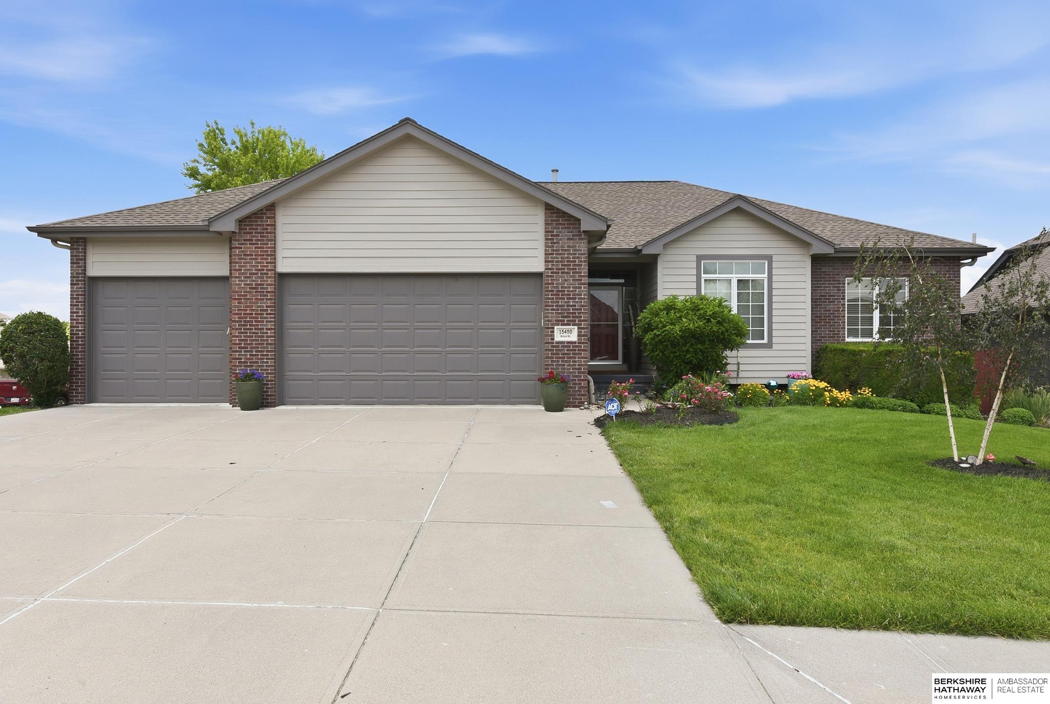 Photo of 15450 Briar Street Omaha NE 68138