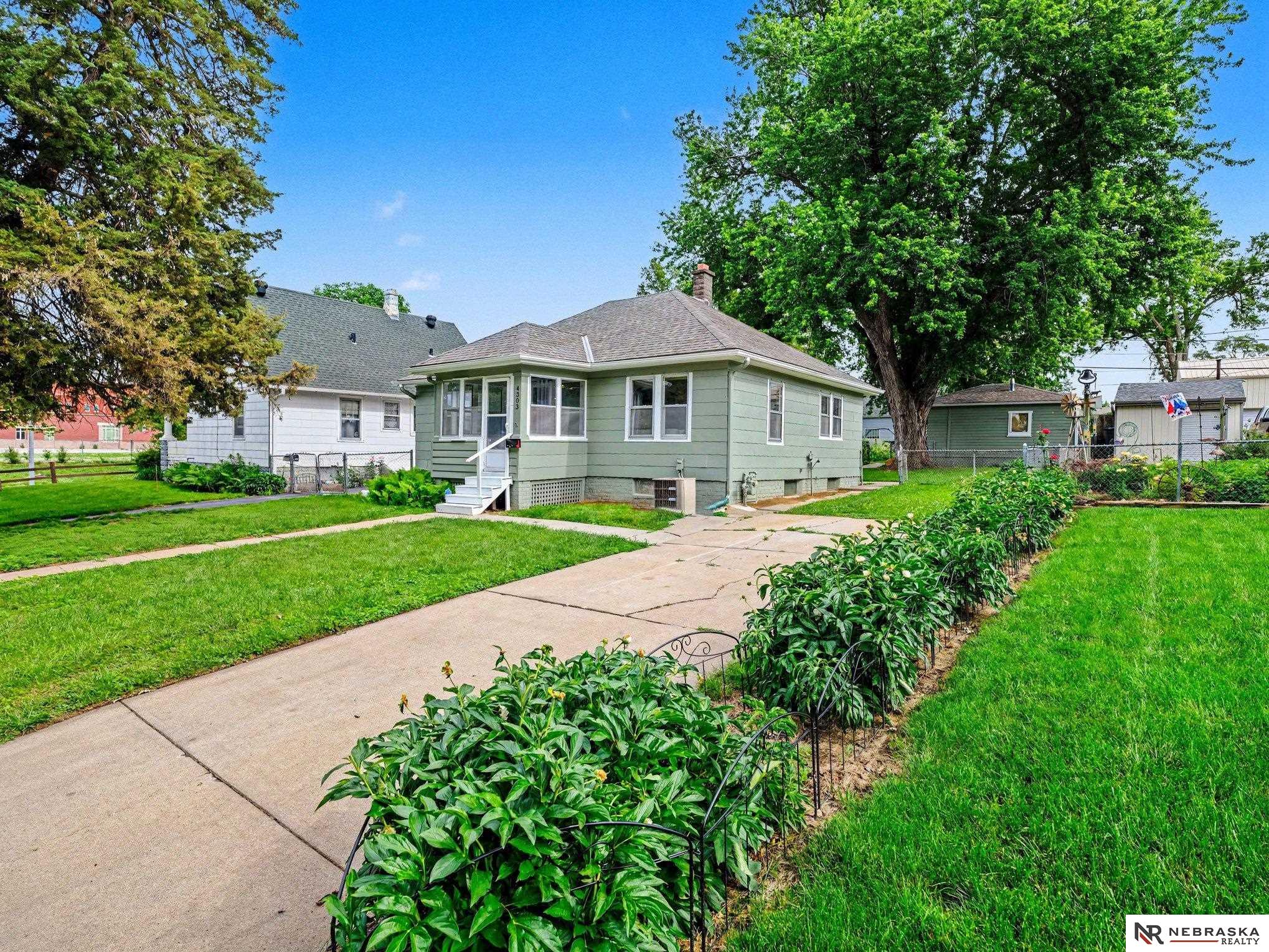 Photo of 4303 Saratoga Street Omaha NE 68111