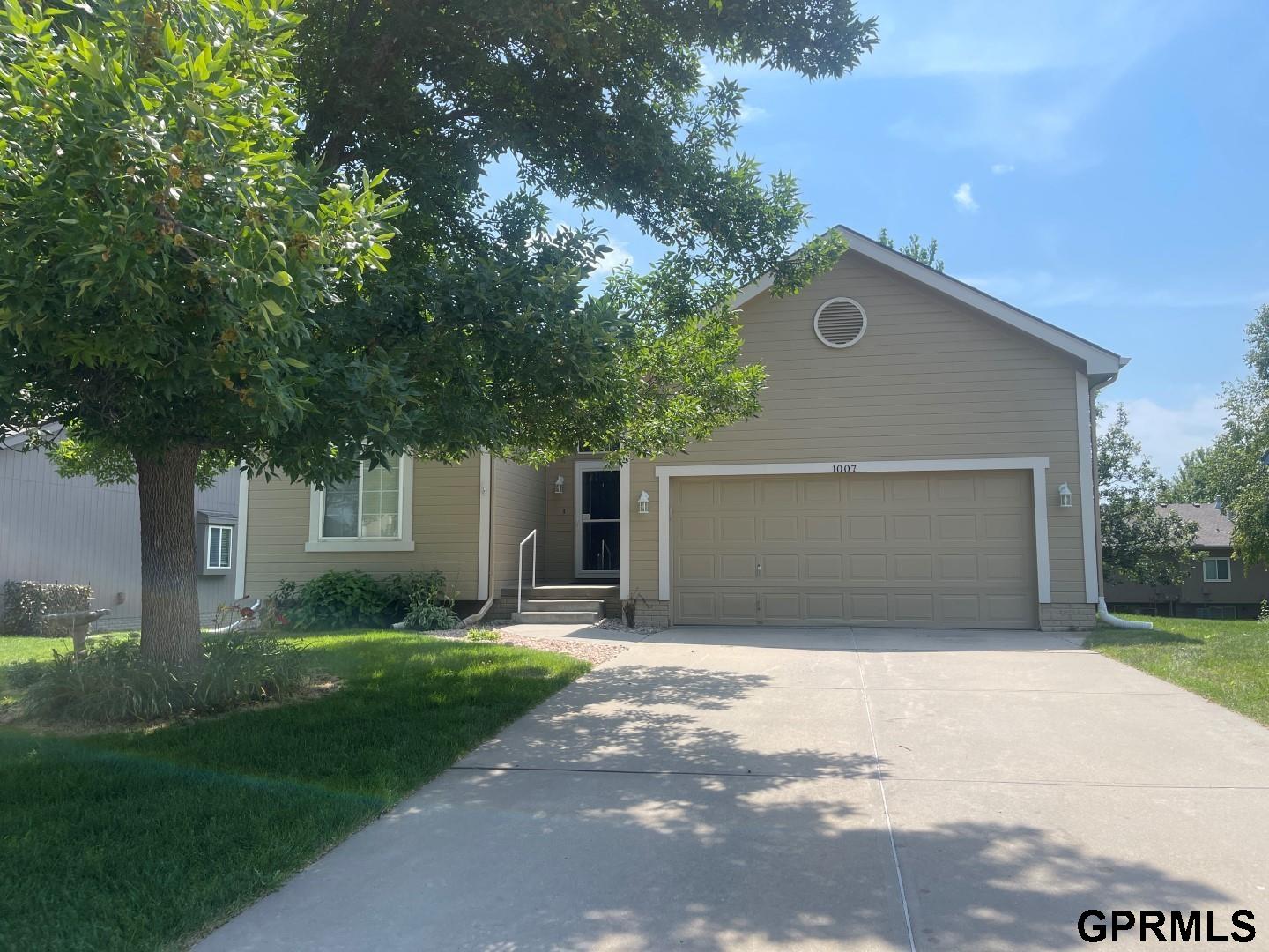 Photo of 1007 Timberline Drive Papillion NE 68046