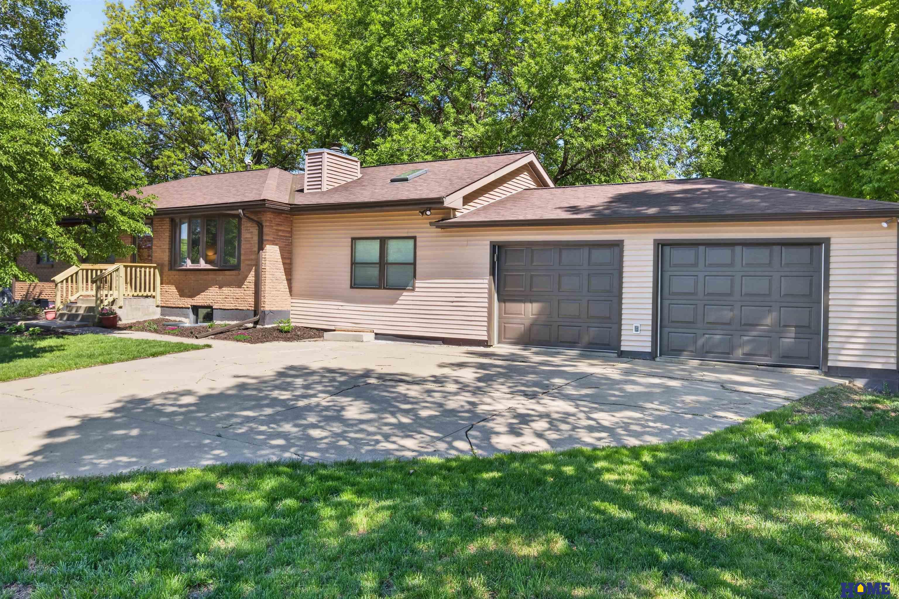 Photo of 1300 Manatt Street Lincoln NE 68521