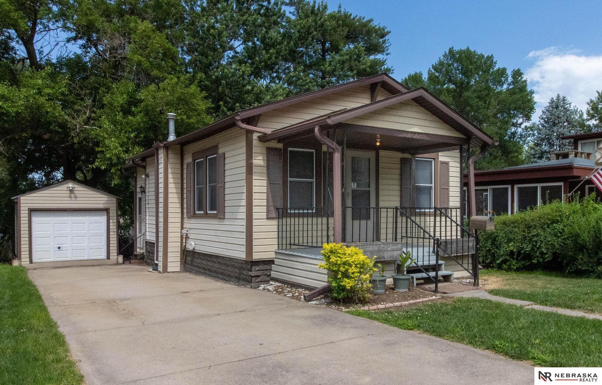 Photo of 3727 S 16th Street Lincoln NE 68502