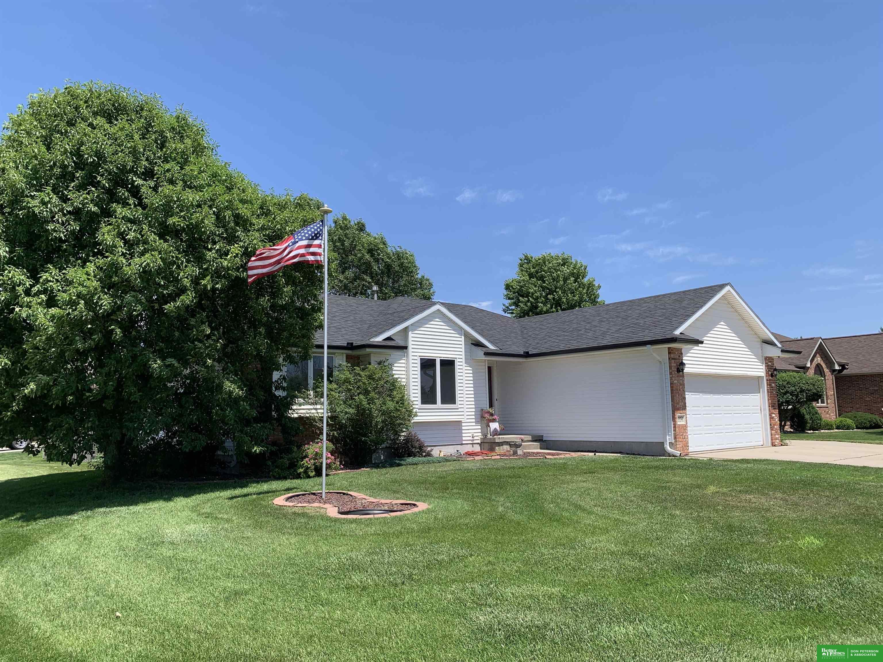1552 Brewer Drive, Fremont, NE 68025 — MLS #22616202 — photo 19 of 24
