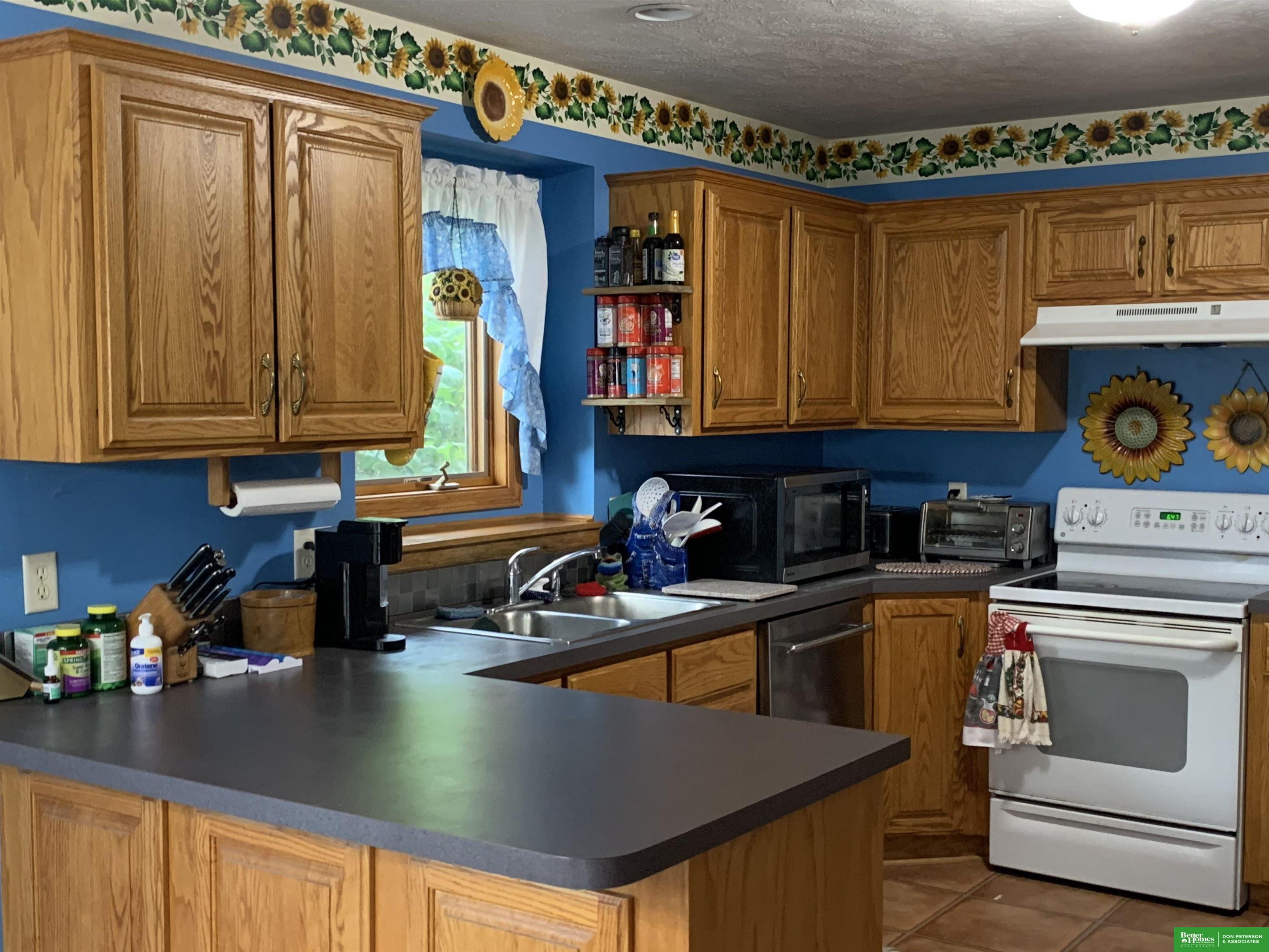 1552 Brewer Drive, Fremont, NE 68025 — MLS #22616202 — photo 8 of 20