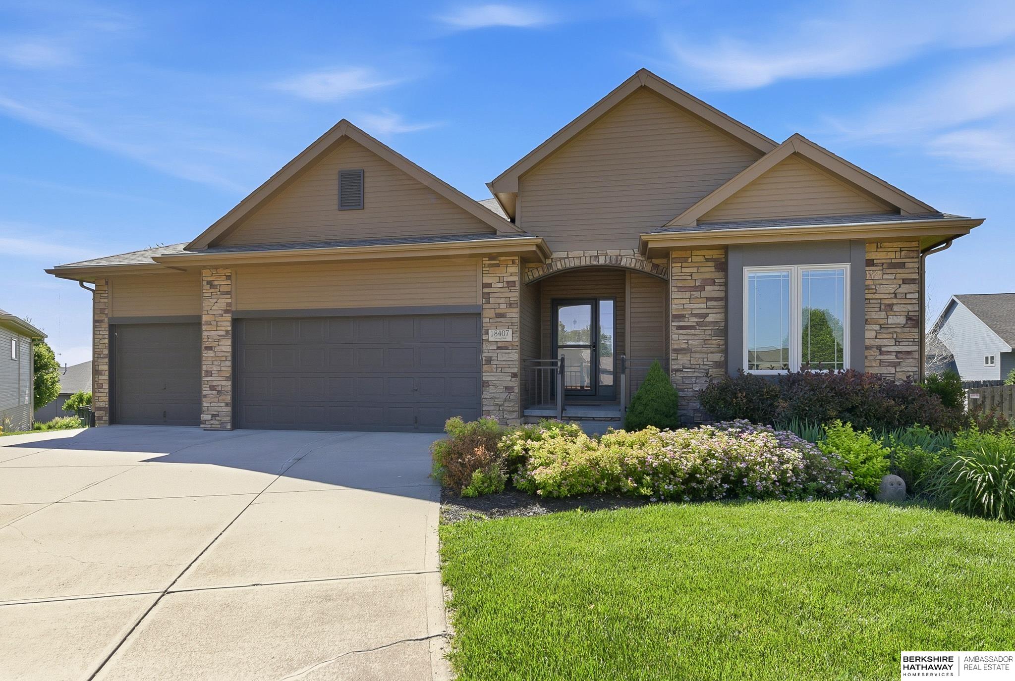 Photo of 18407 Cuming Circle Elkhorn NE 68022