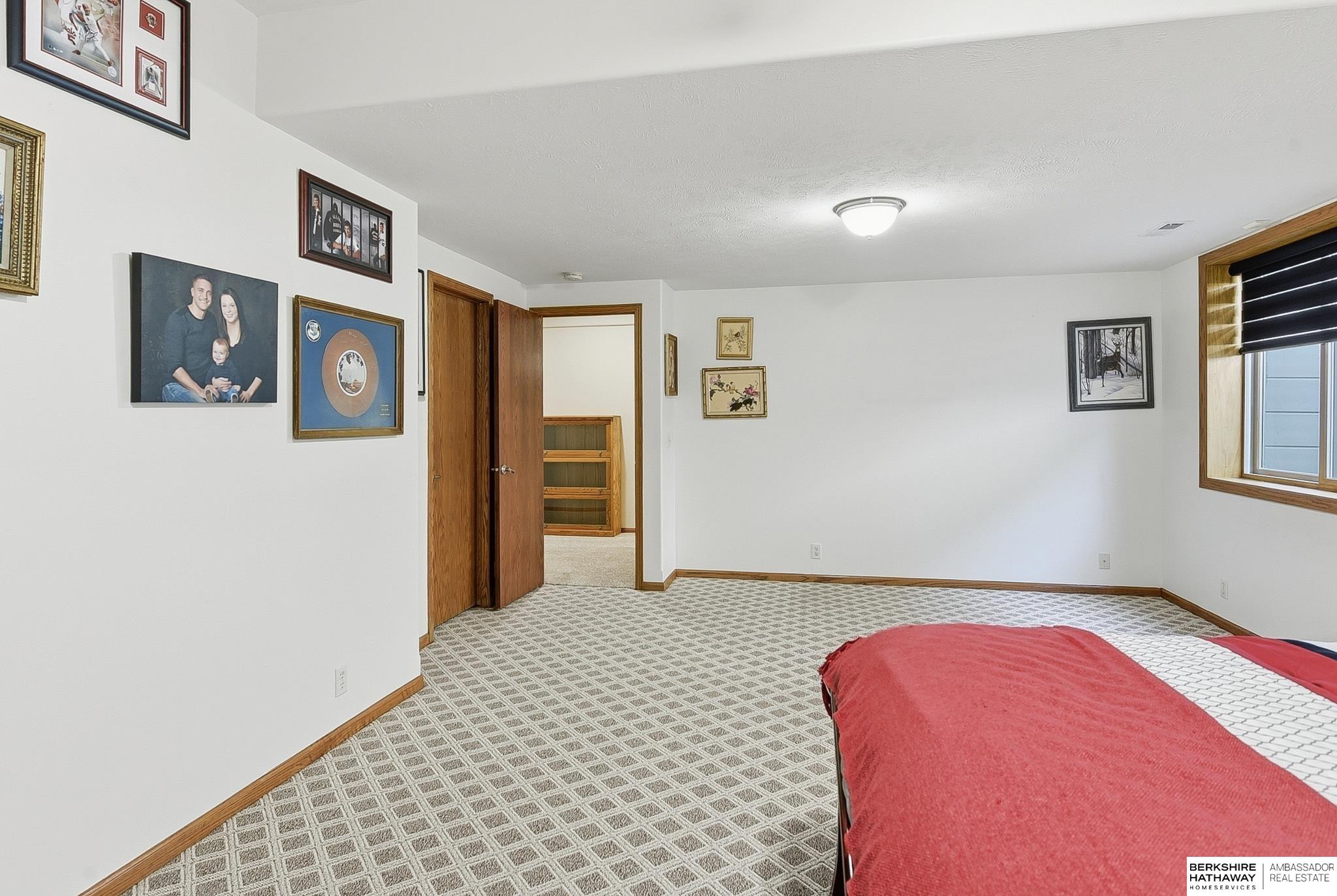 9406 Granville