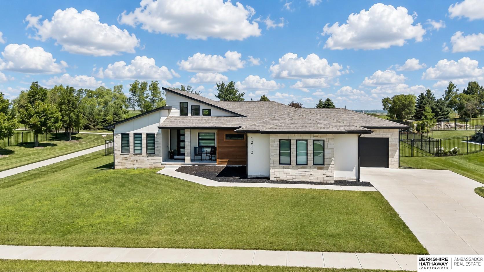Photo of 12112 Carpenter Street Papillion NE 68046