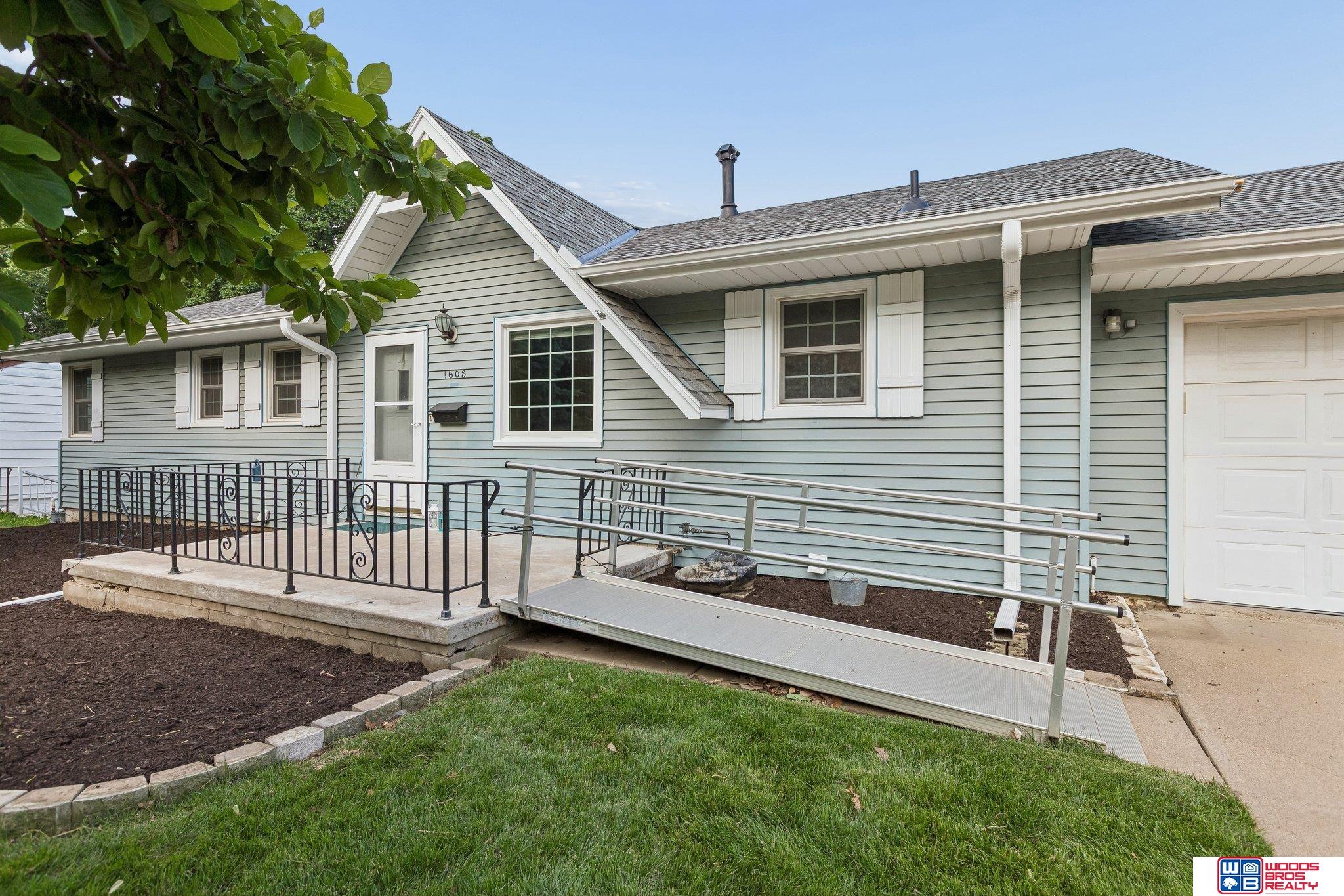 Photo of 1608 Lincoln Road Bellevue NE 68005