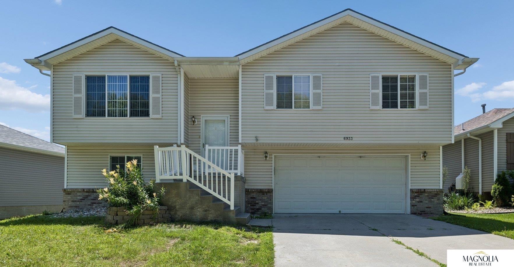 Photo of 6933 N Steamboat Drive Lincoln NE 68521