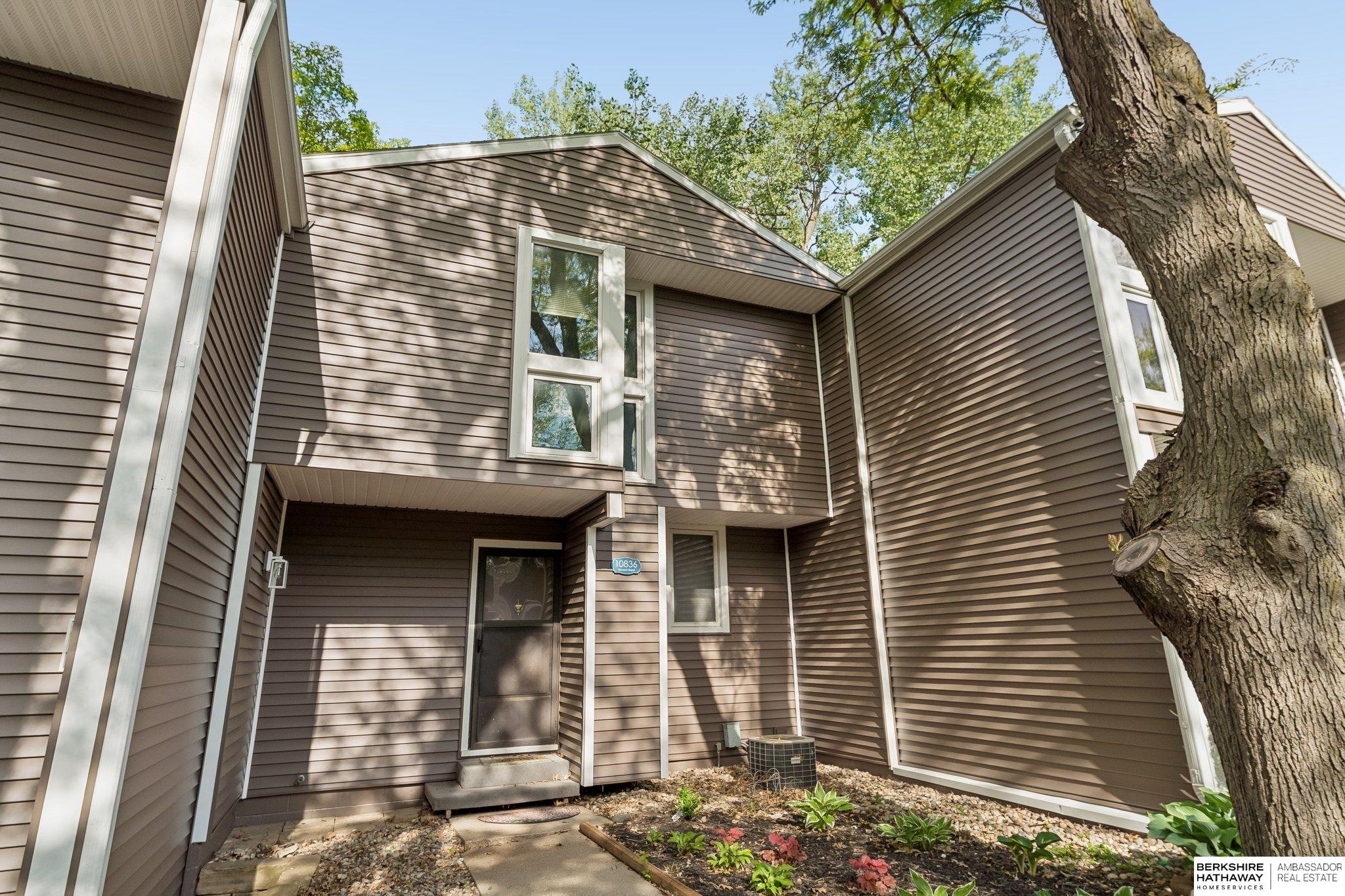 Photo of 10836 Seward Street Omaha NE 68154