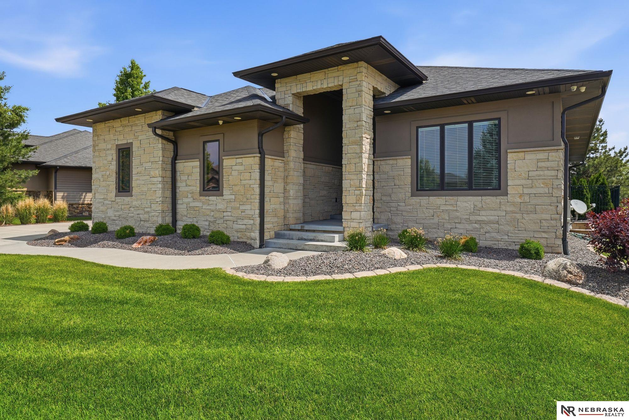Photo of 9700 Thornwood Circle Lincoln NE 68512