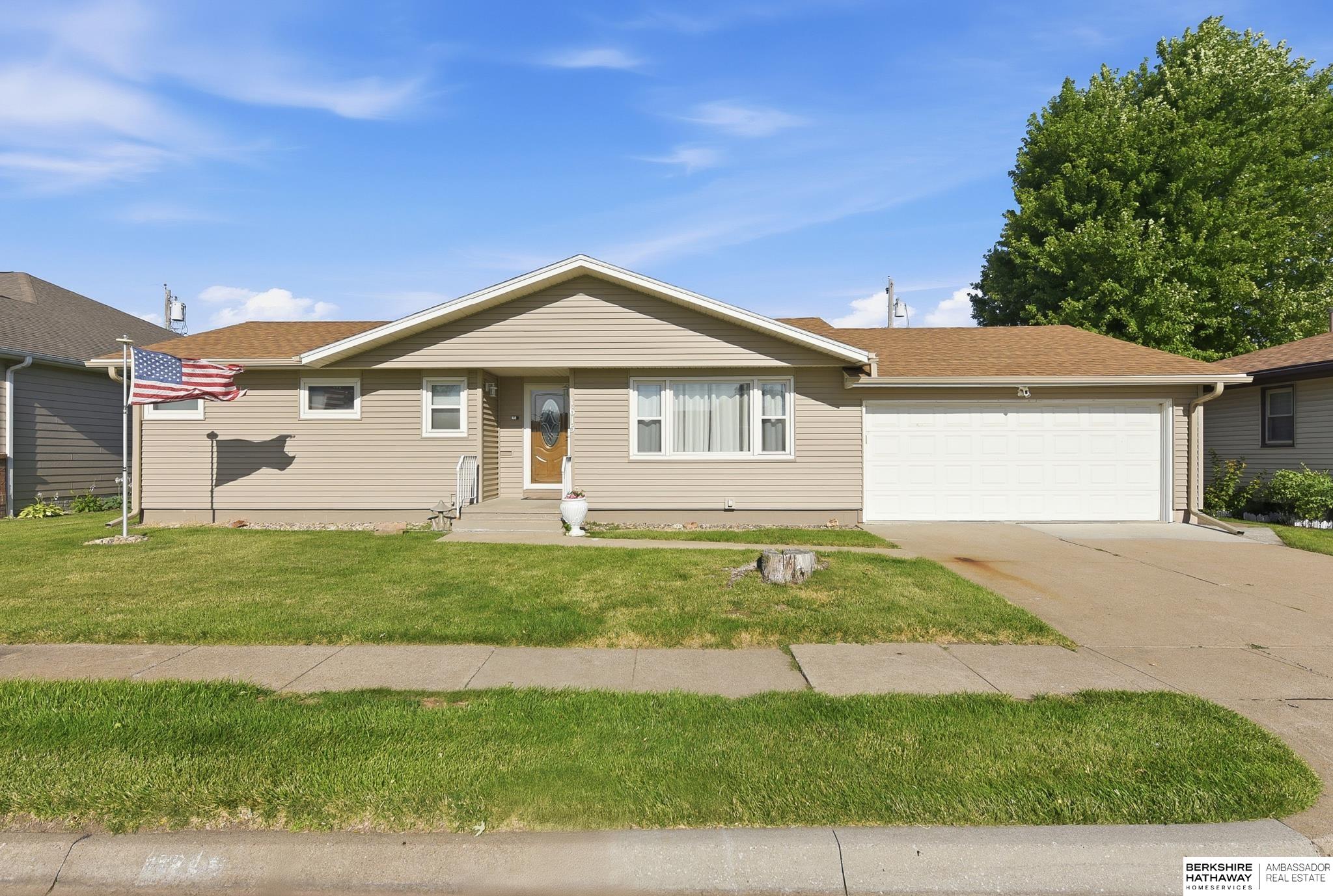 Photo of 1615 Mayfair Avenue Fremont NE 68025