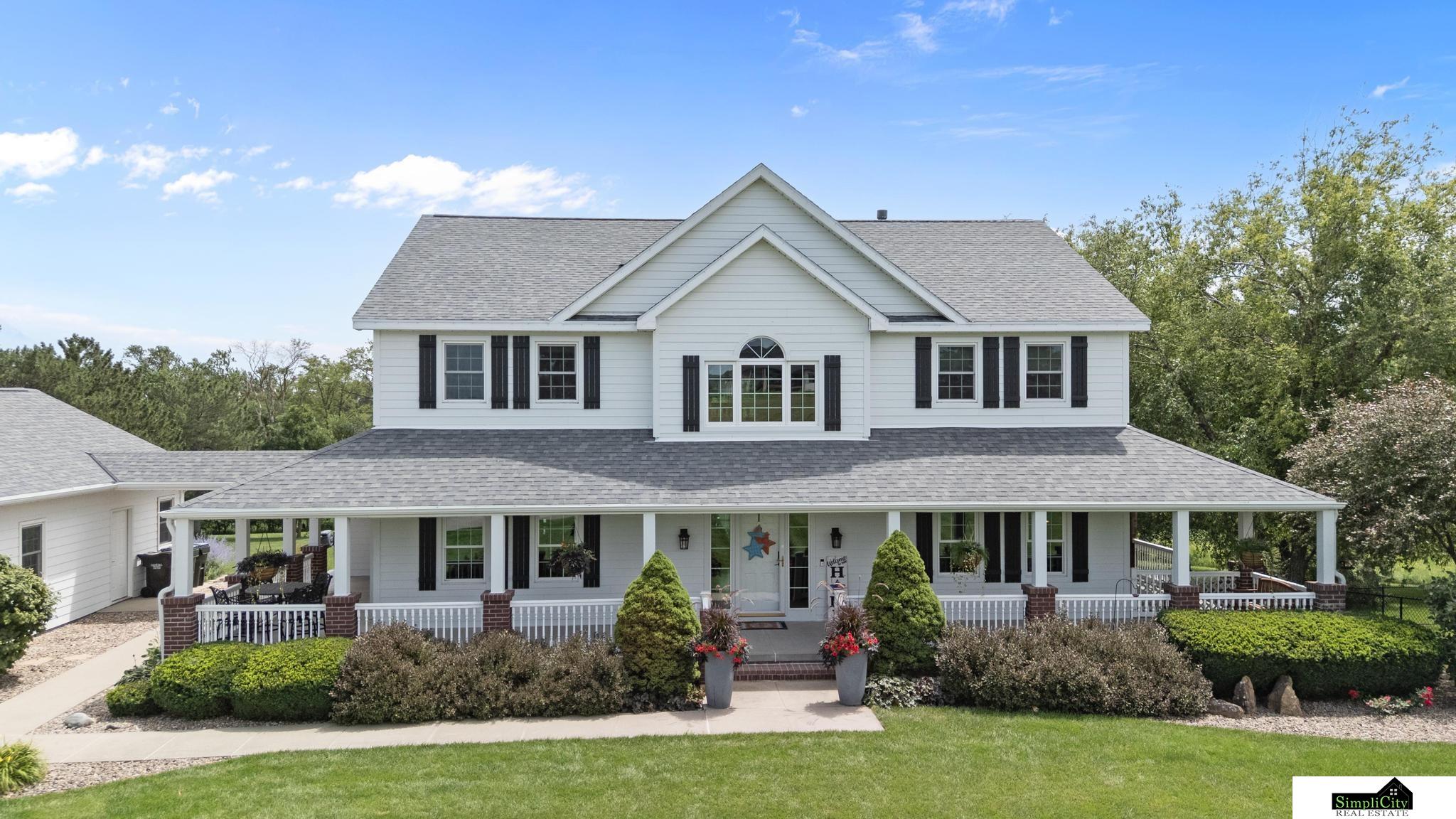FEATURED LISTINGS