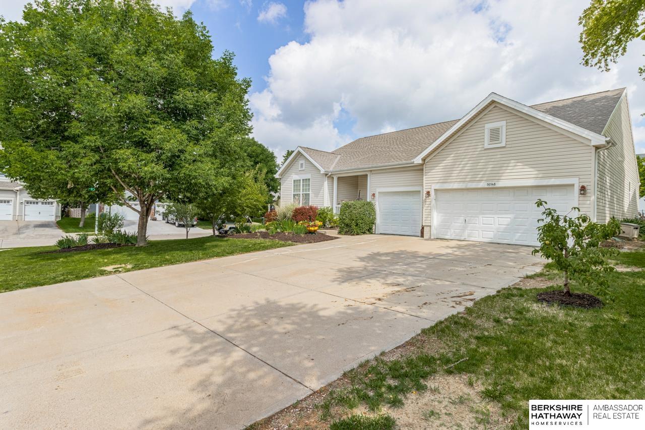 Photo of 16148 V Circle Omaha NE 68135