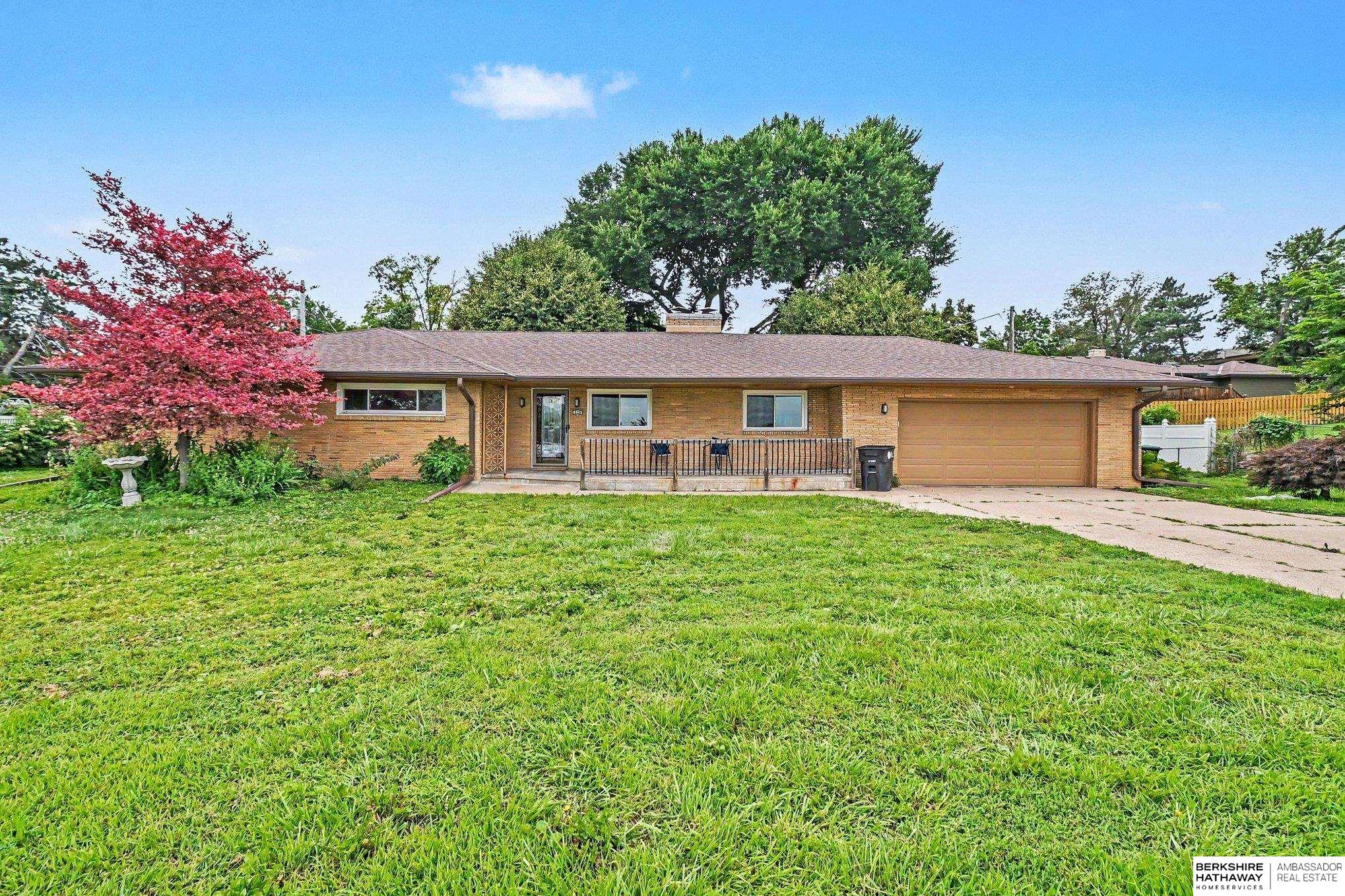 Photo of 328 N 90th Street Omaha NE 68114-0000