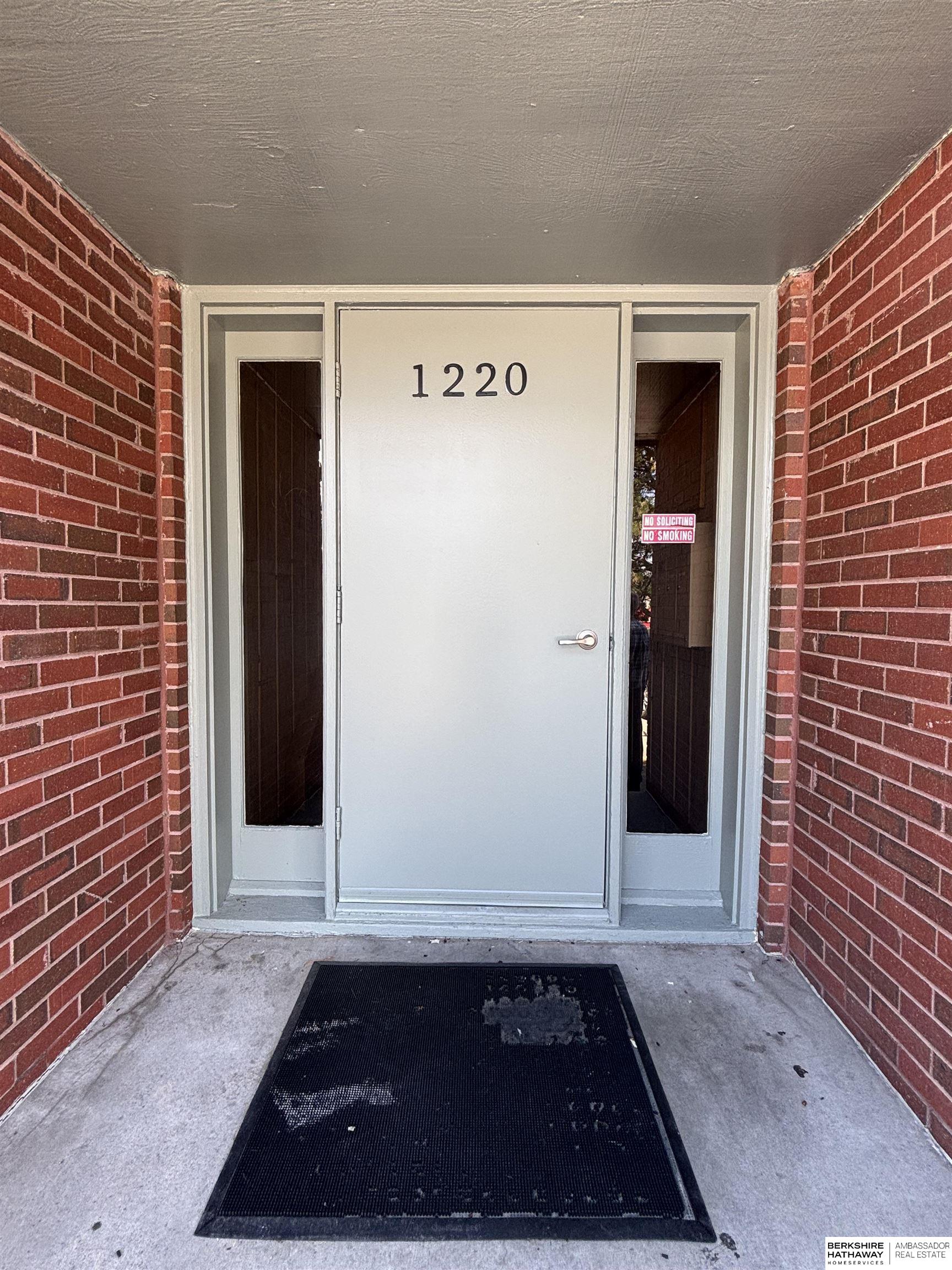 Photo of 1220 S 120th Plaza #302 Omaha NE 68144