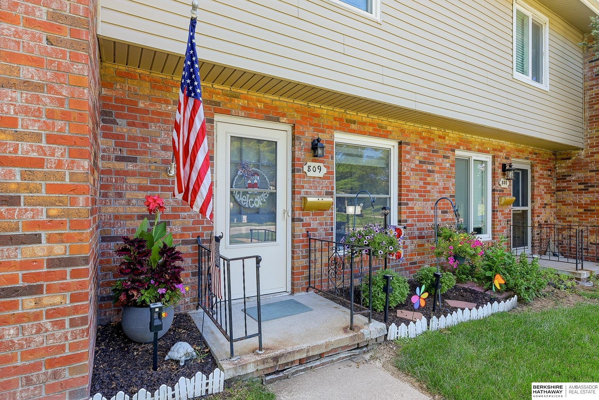 Photo of 809 N 122nd Street Omaha NE 68154