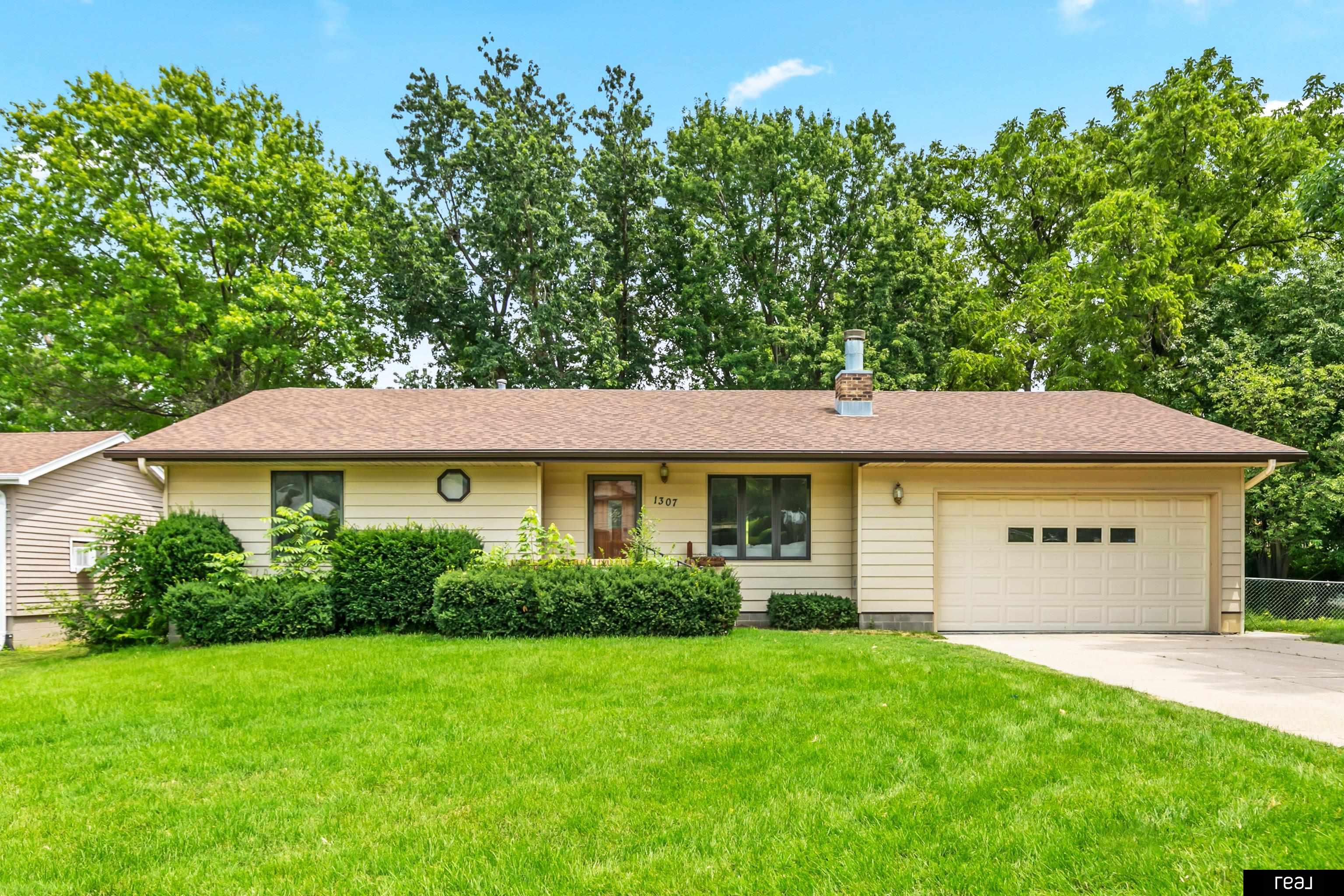 1307 Kay Lynn Drive, Bellevue