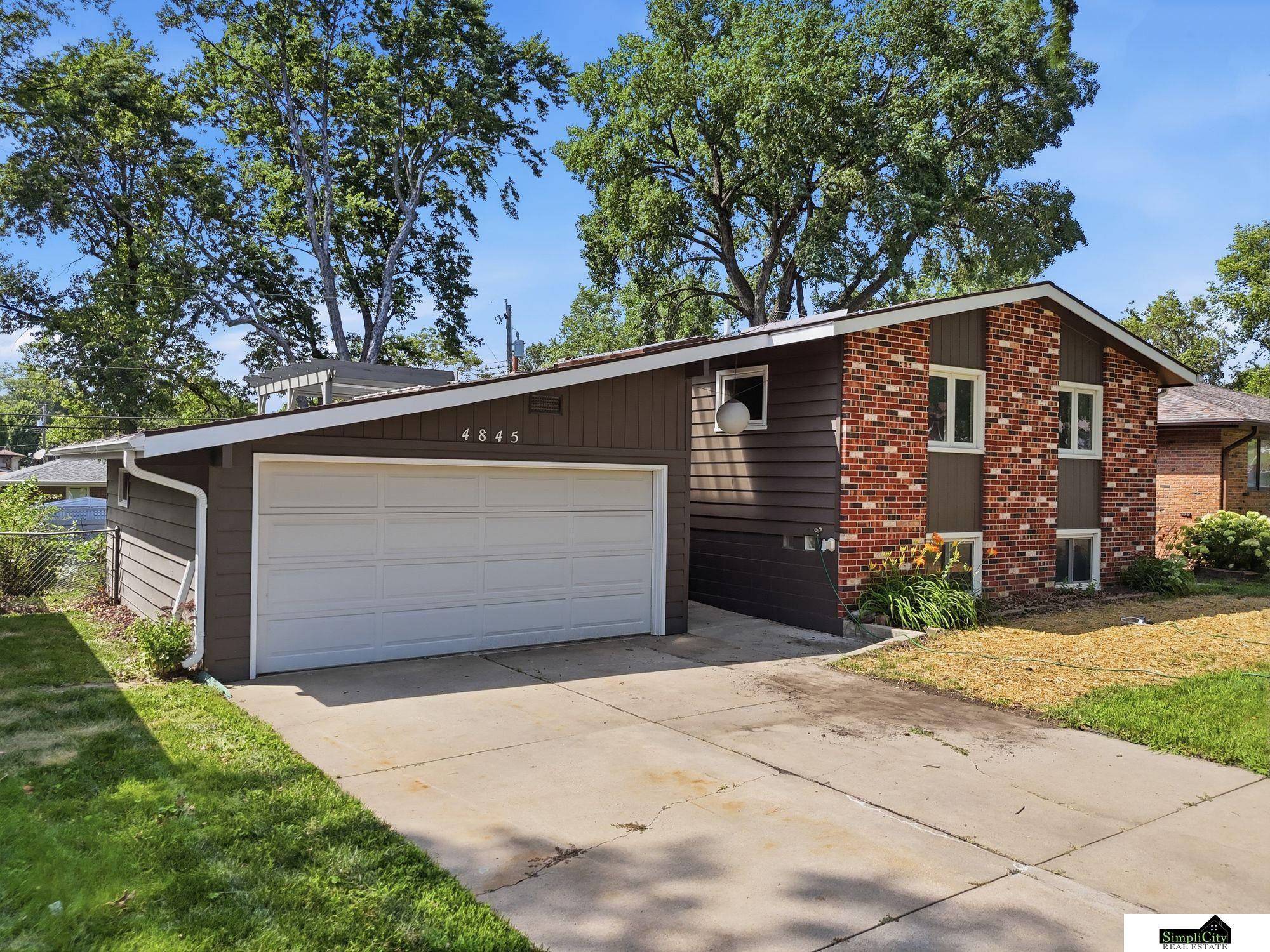 Photo of 4845 Cresthaven Drive Lincoln NE 68516