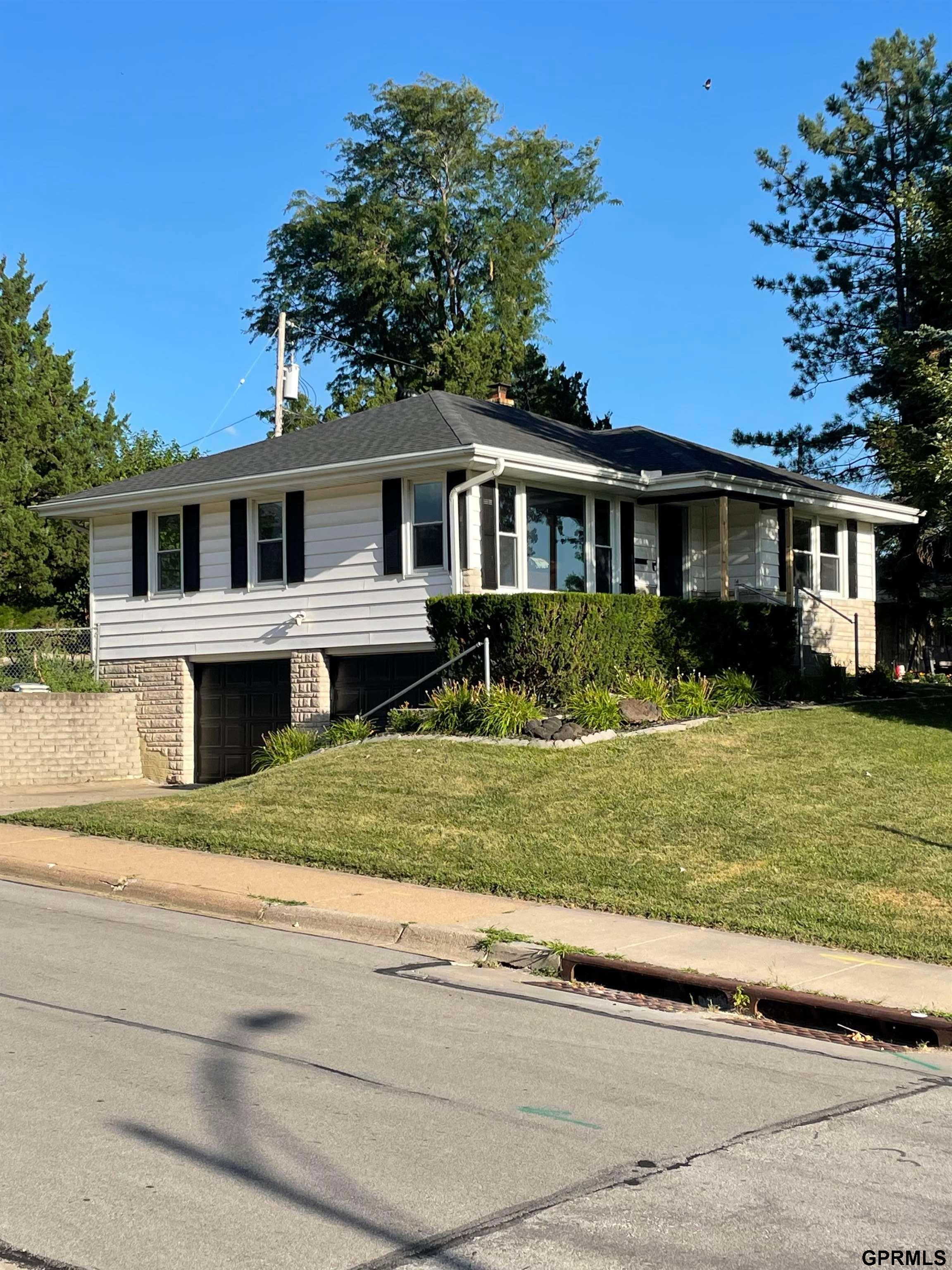 Photo of 525 N 74th Avenue Omaha NE 68114-3101