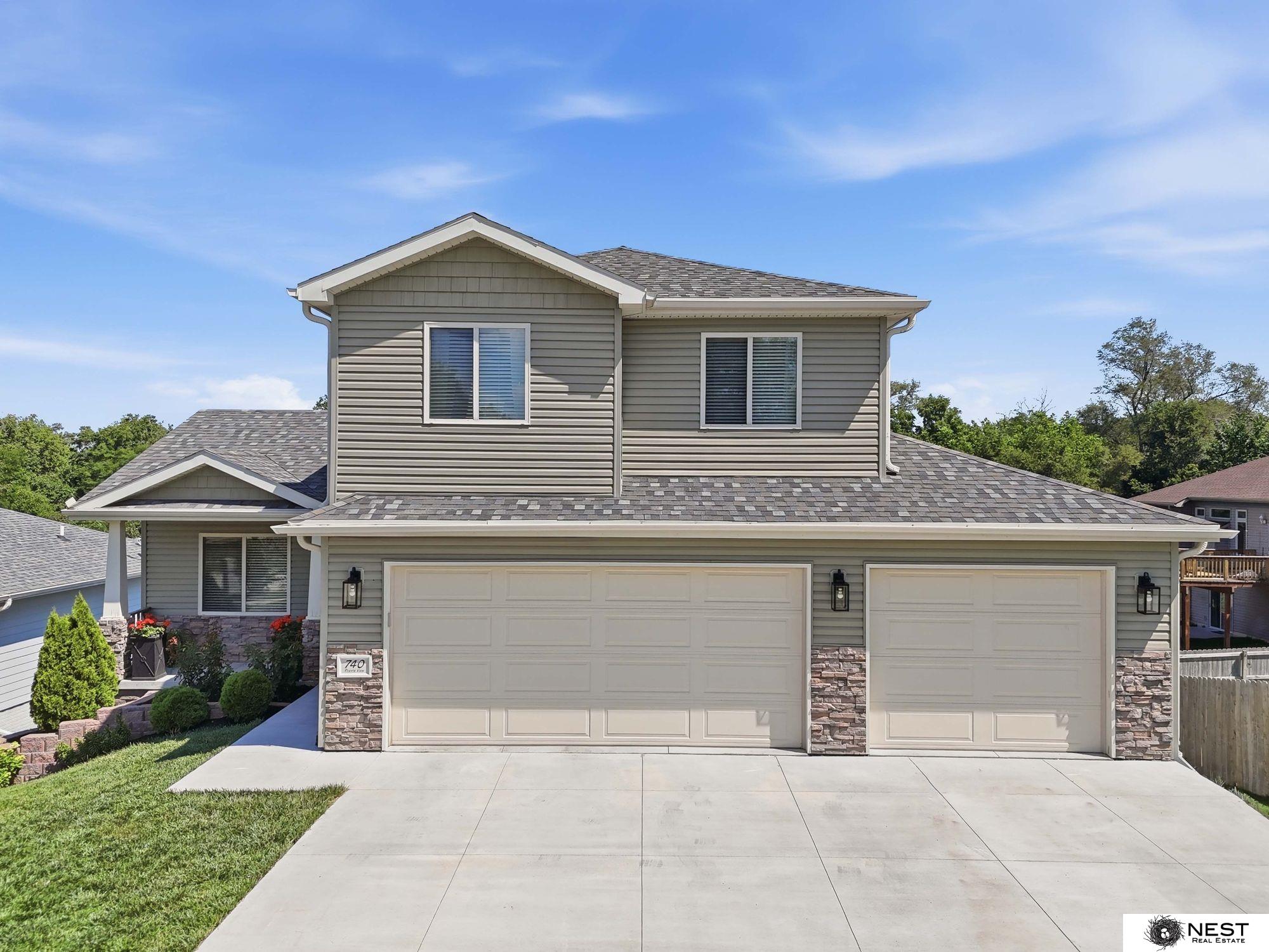 Photo of 740 Prairie View Lane Hickman NE 68372