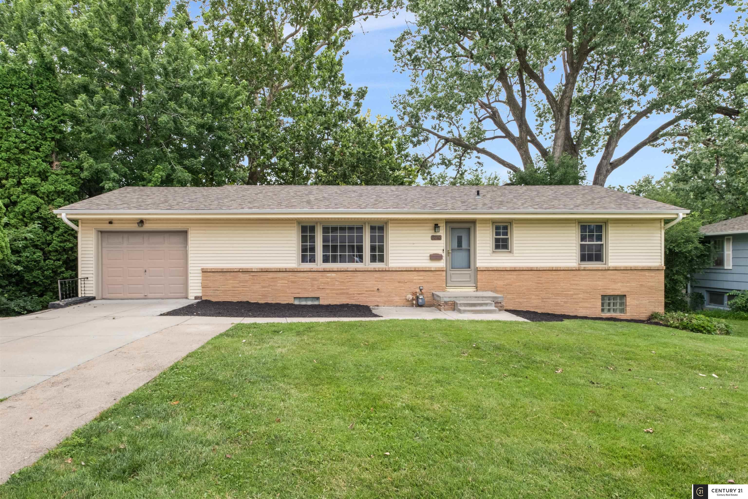 Photo of 1210 Hillcrest Drive Bellevue NE 68005