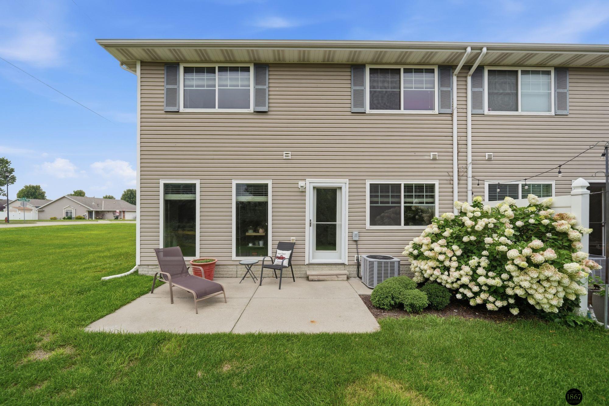 2310 N 91st