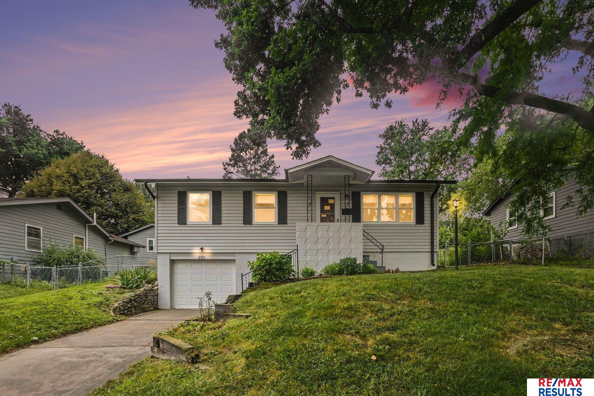 Photo of 8919 Valley Street Omaha NE 68124