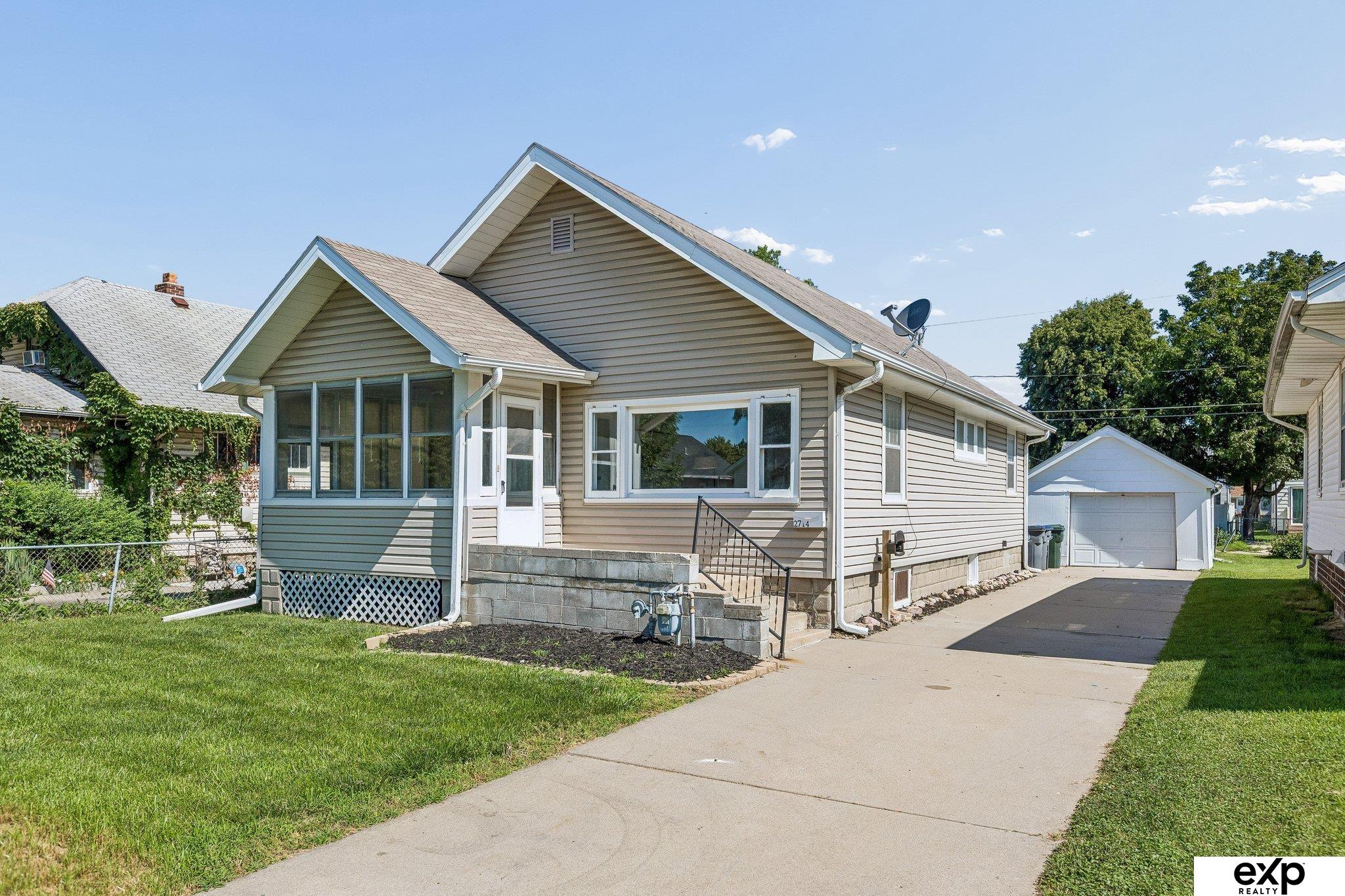 Photo of 2714 Avenue B Council Bluffs IA 51501