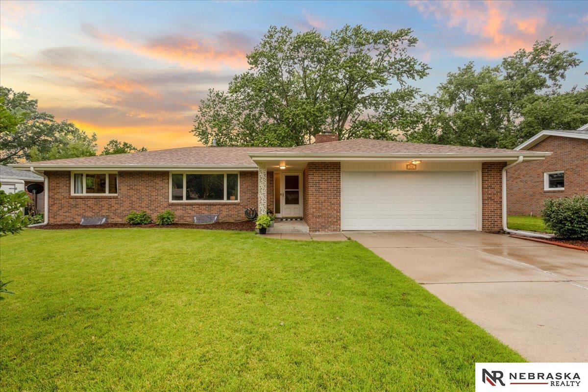 731 Driftwood Drive, Lincoln, Nebraska image 1
