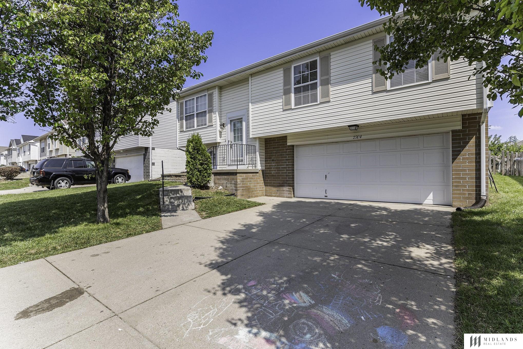 2704 Michaela Street, Bellevue, Nebraska image 1