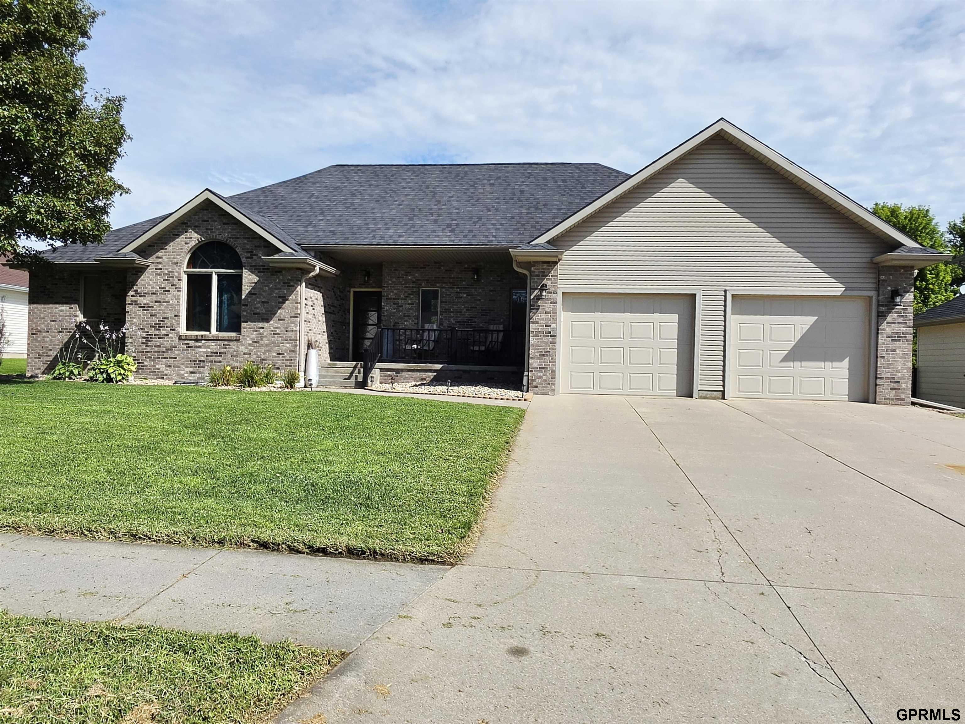Photo of 610 Leisure Lane Hastings NE 68901