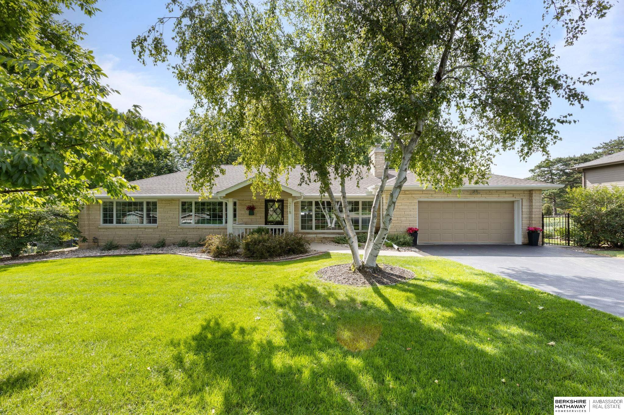 Photo of 218 S 94th Street Omaha NE 68114