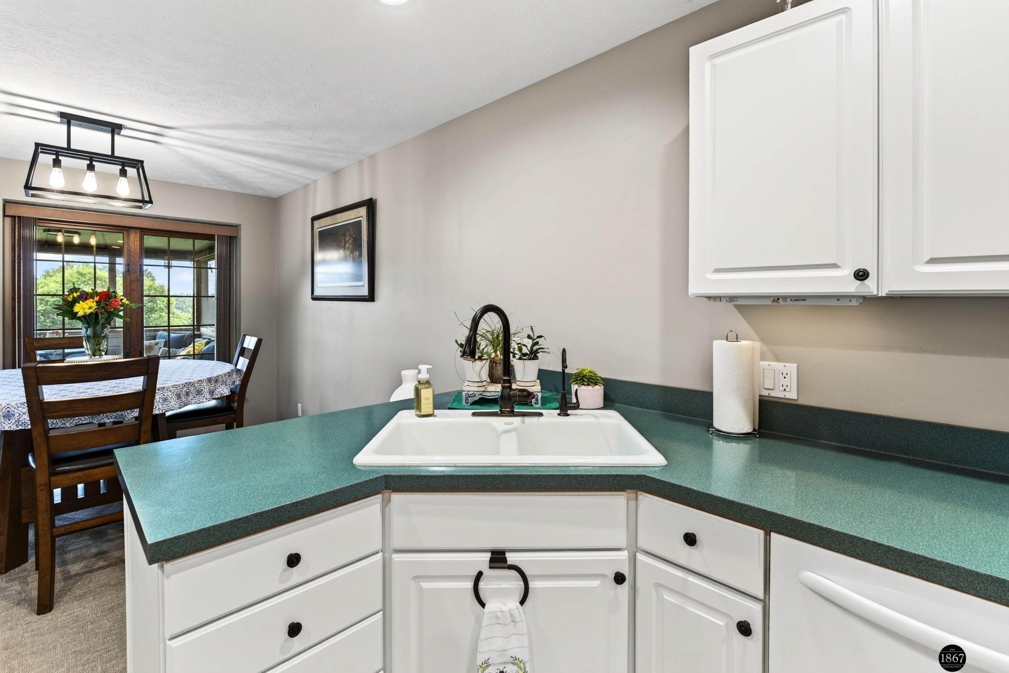 21901 Woodland Hills