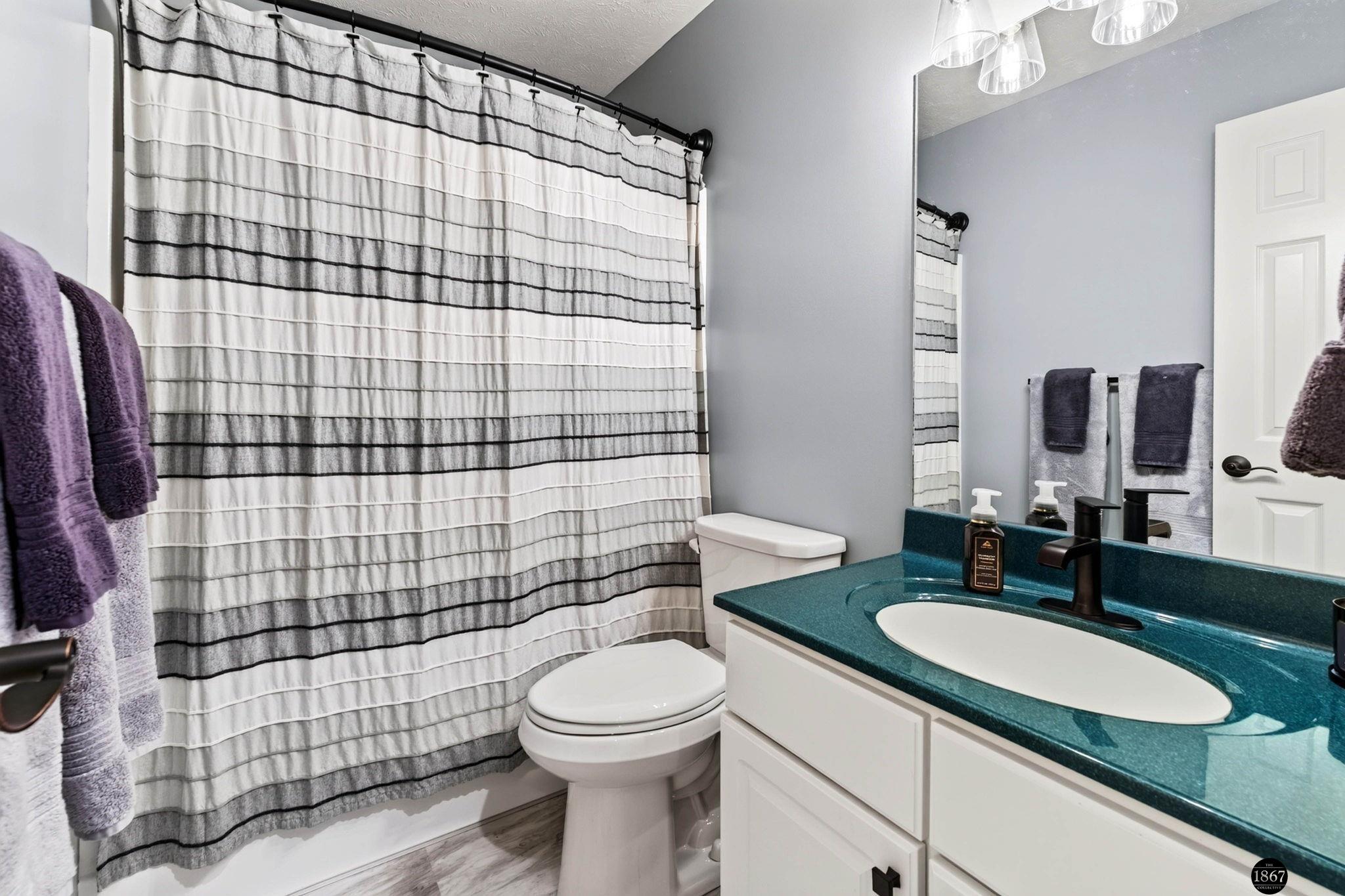 21901 Woodland Hills
