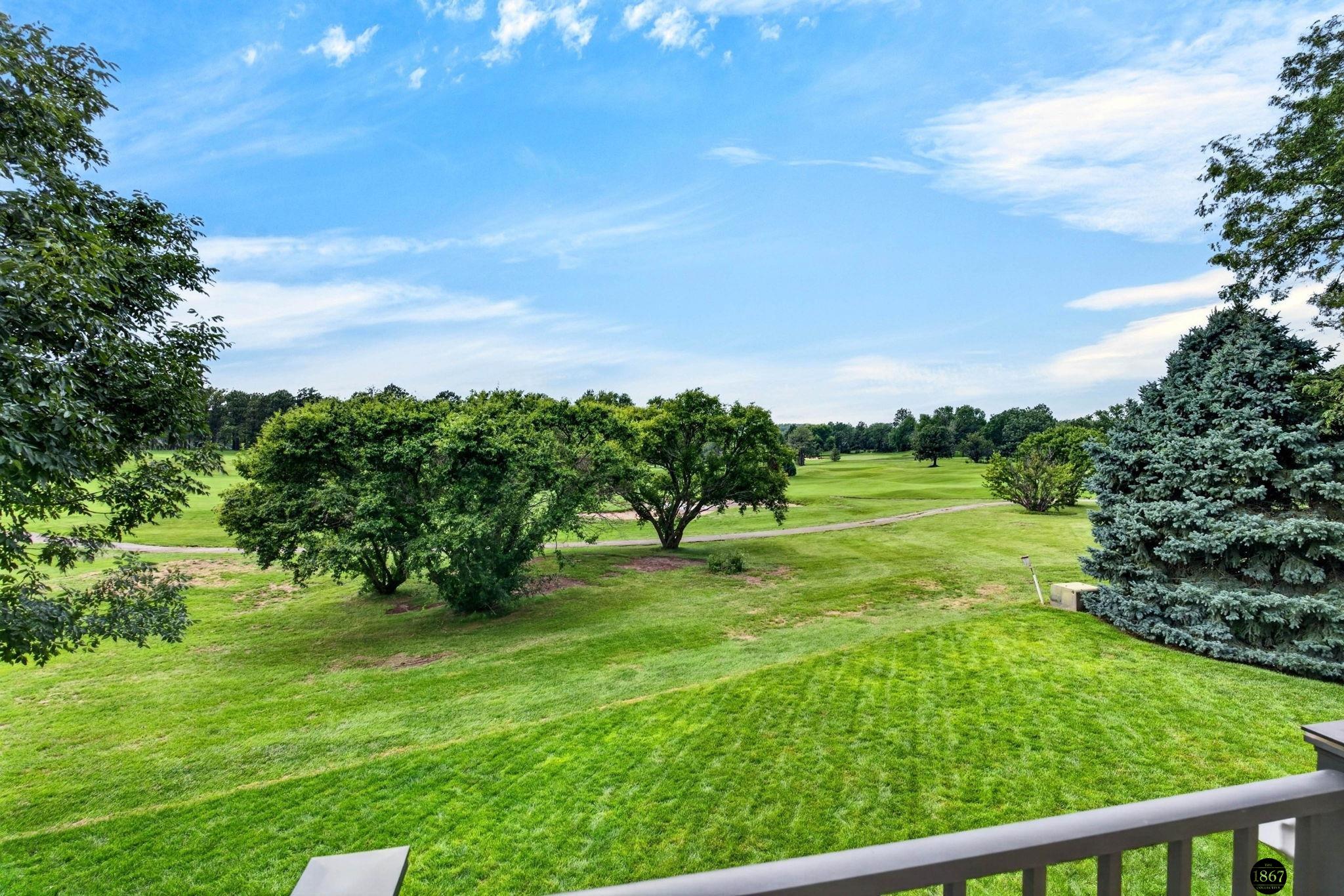 21901 Woodland Hills