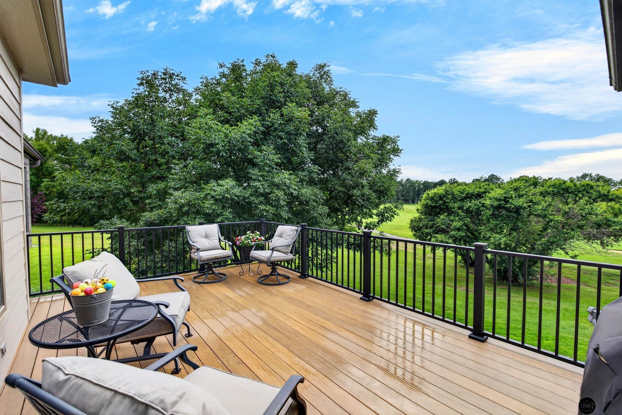 21901 Woodland Hills