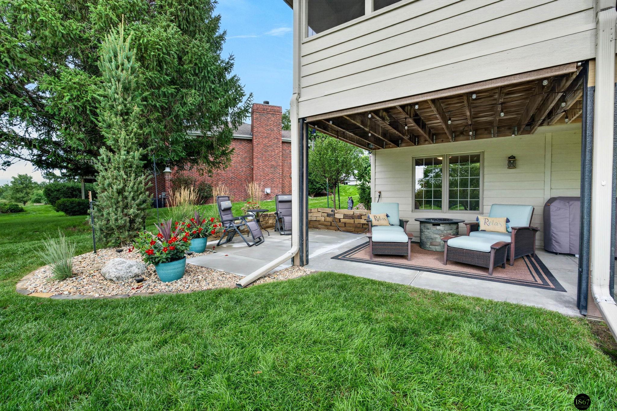 21901 Woodland Hills
