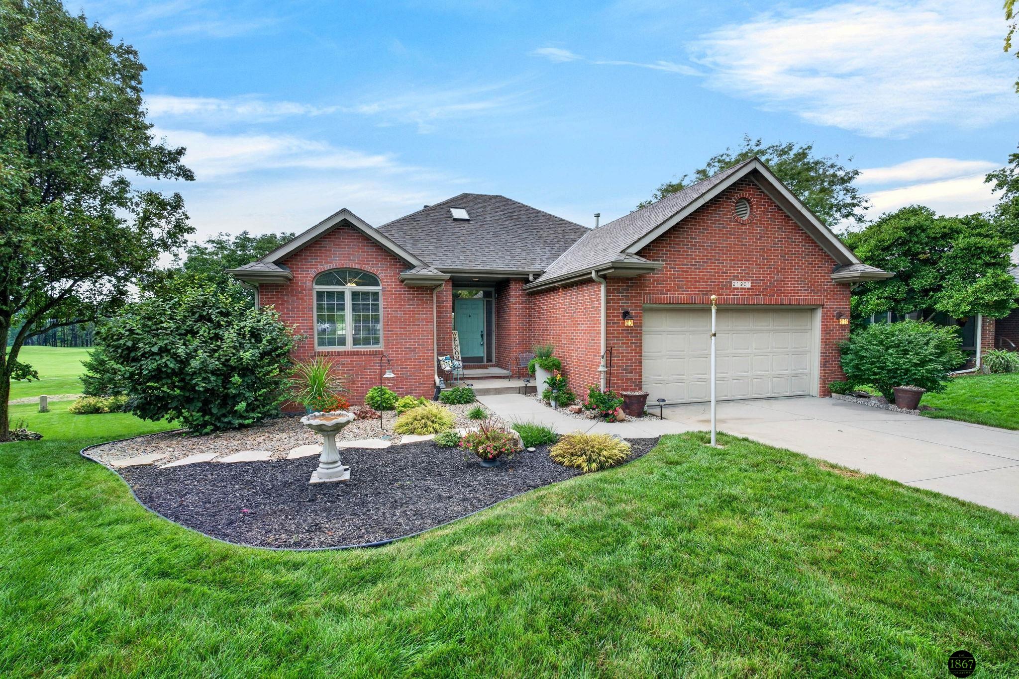 21901 Woodland Hills