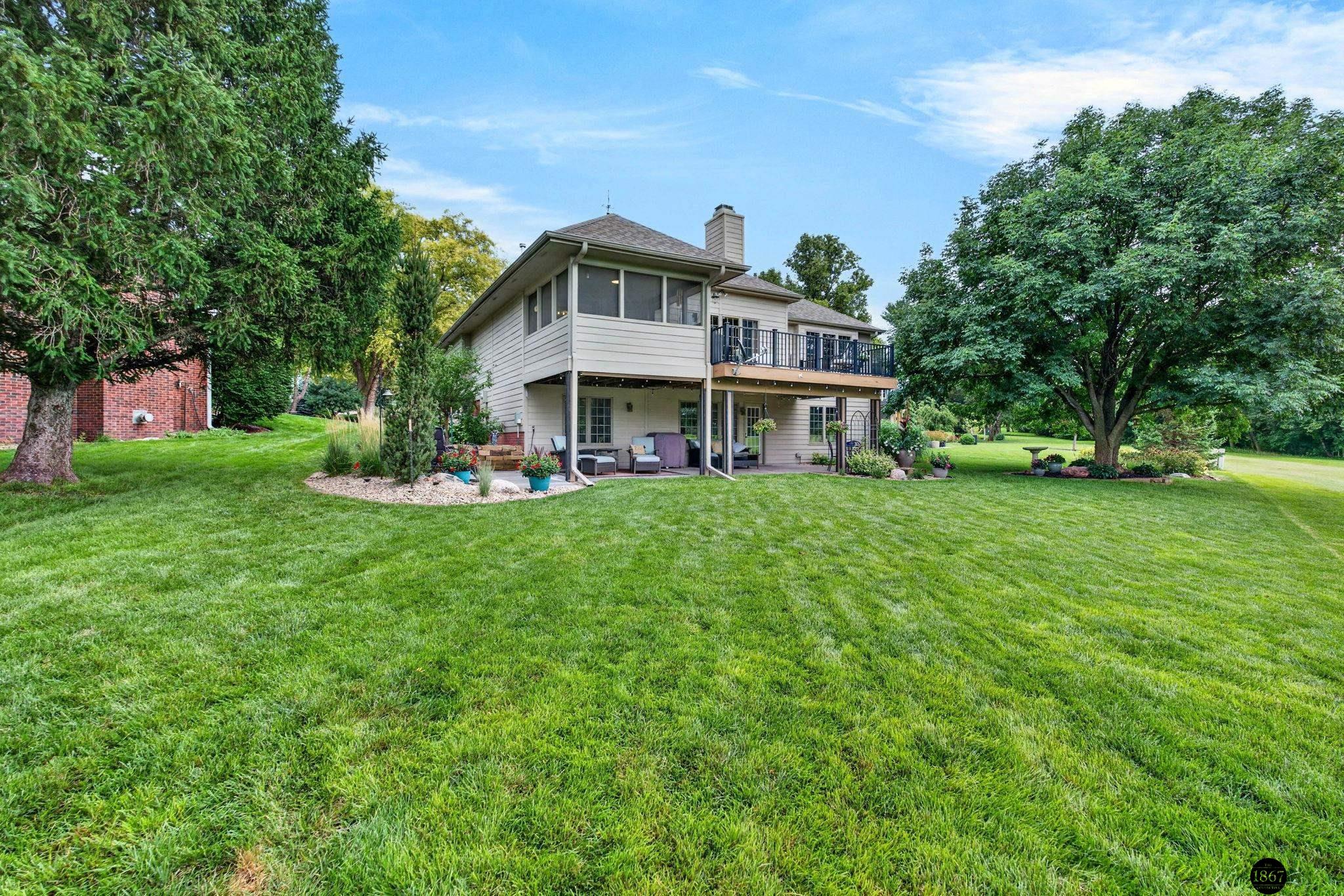 21901 Woodland Hills