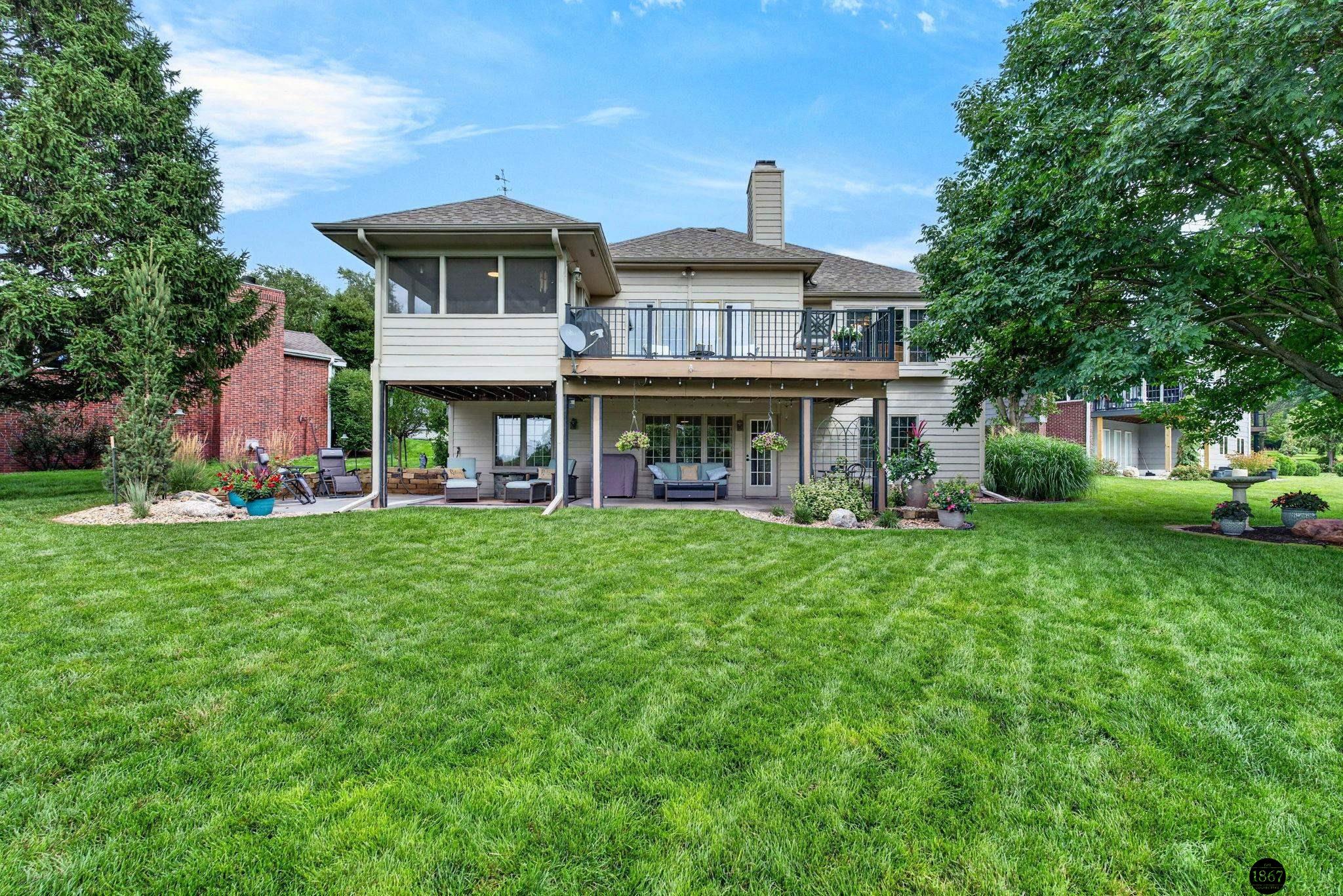 21901 Woodland Hills
