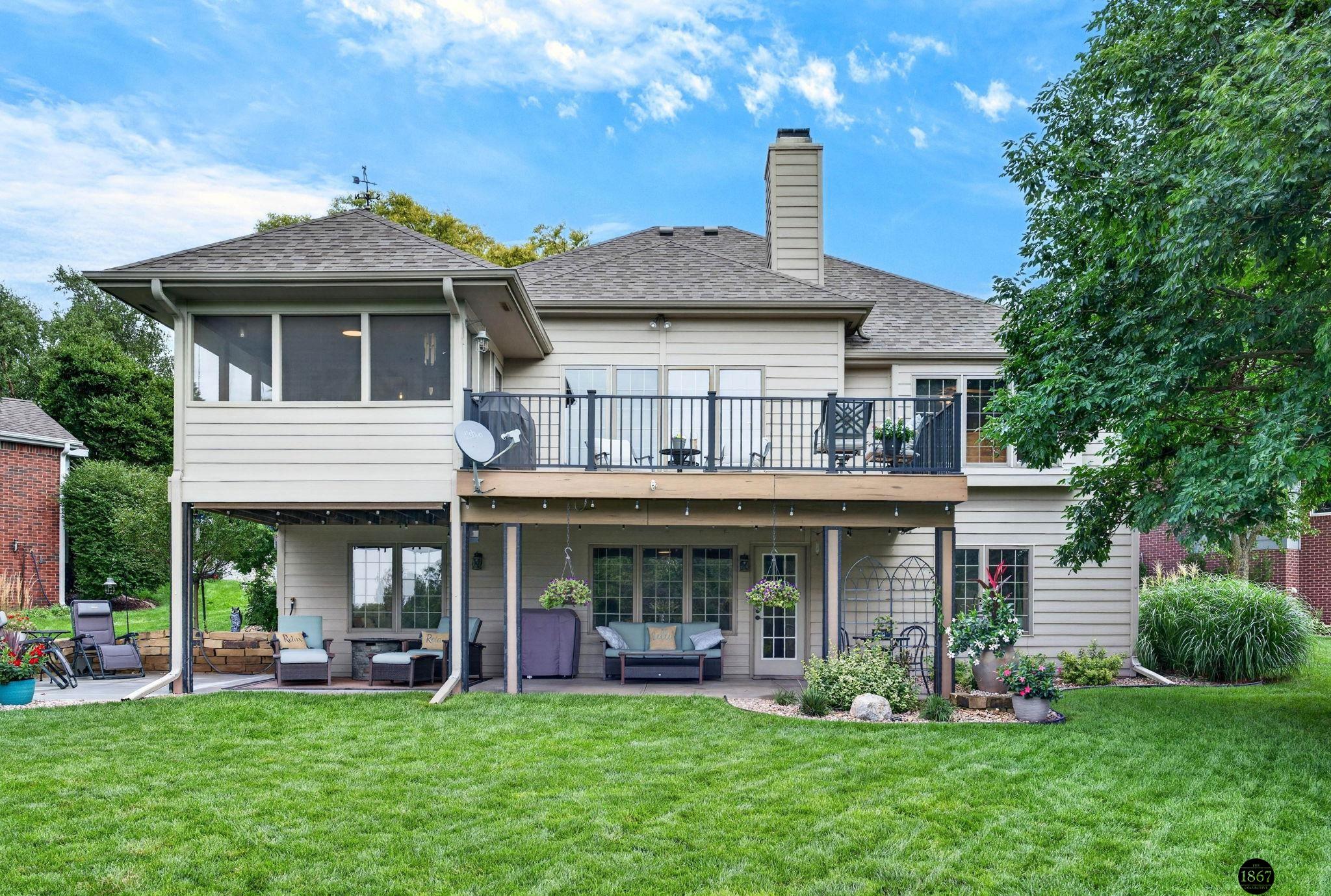 21901 Woodland Hills