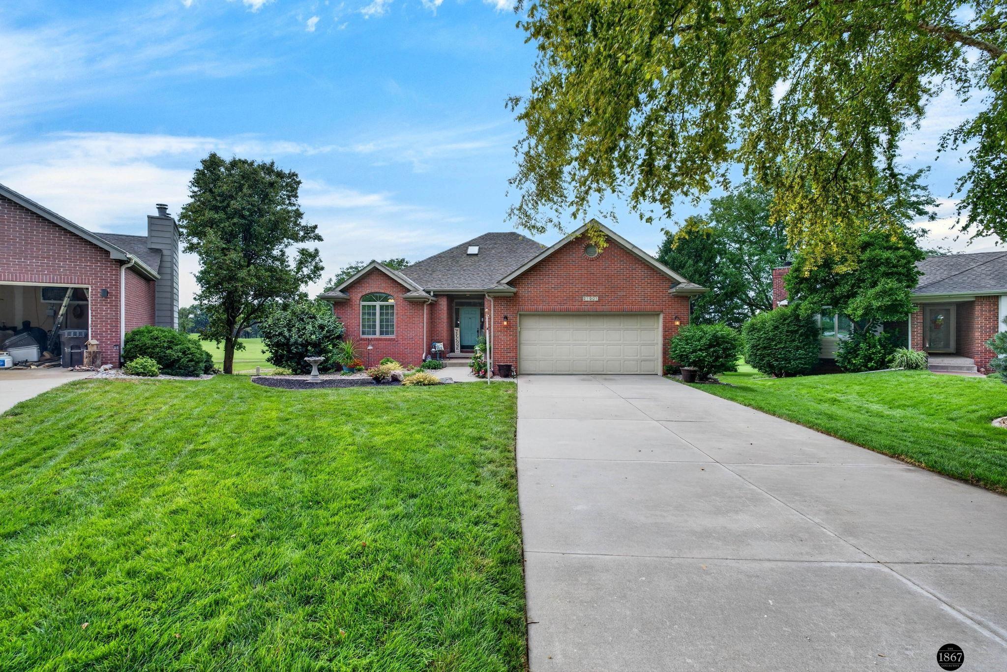 21901 Woodland Hills