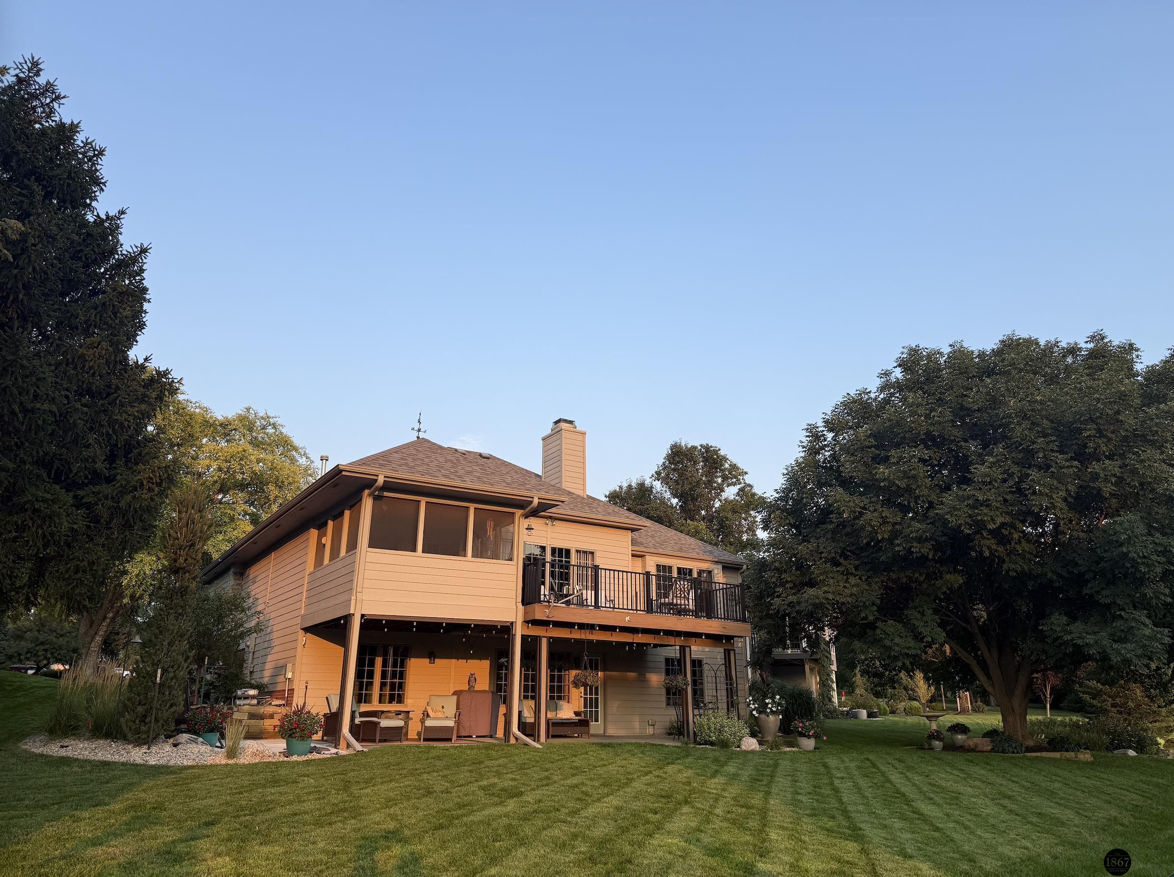 21901 Woodland Hills
