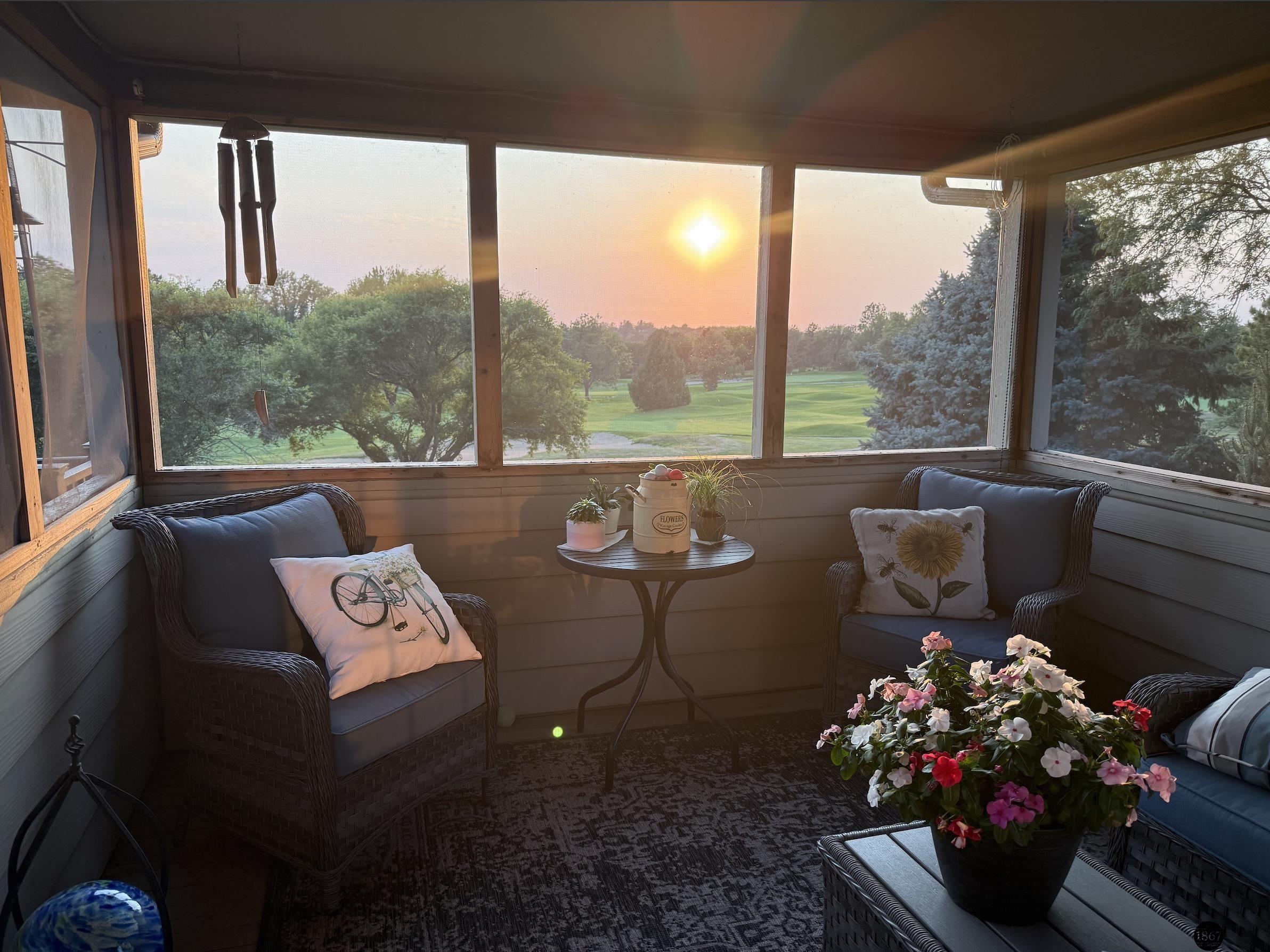 21901 Woodland Hills