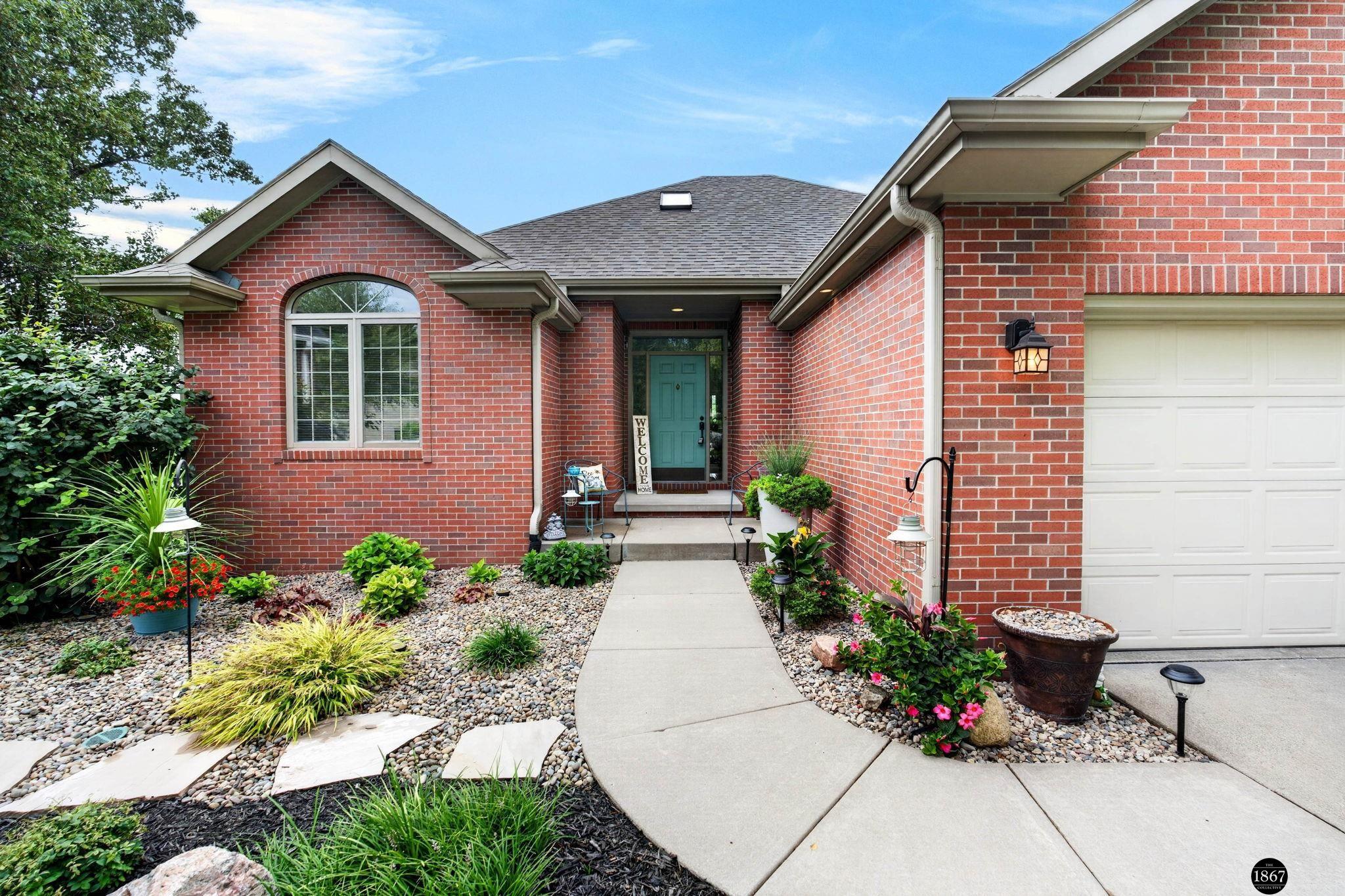 21901 Woodland Hills