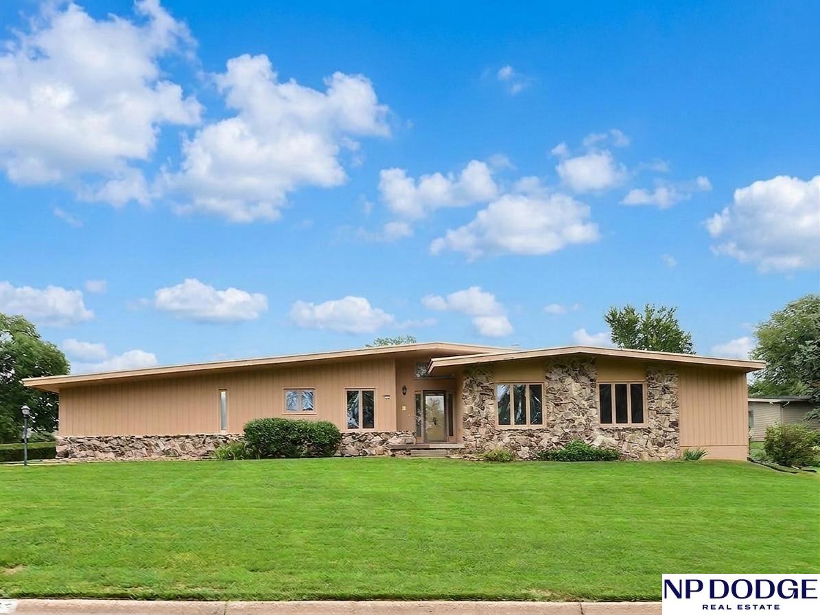 4725 N 103rd Street, Omaha, Nebraska image 1