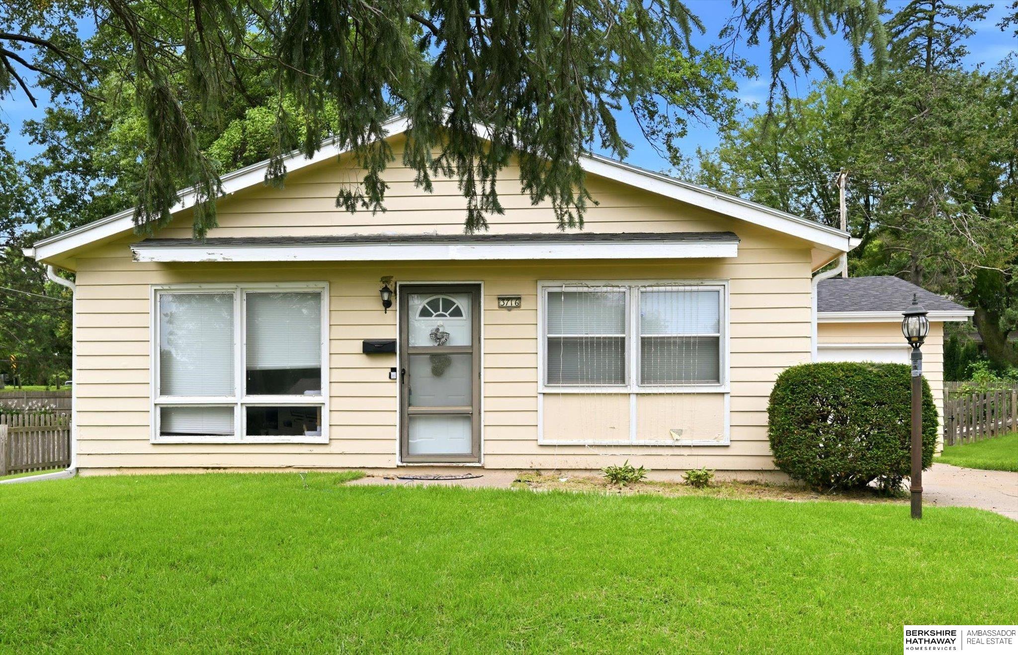 Photo of 3716 S 92nd Street Omaha NE 68124