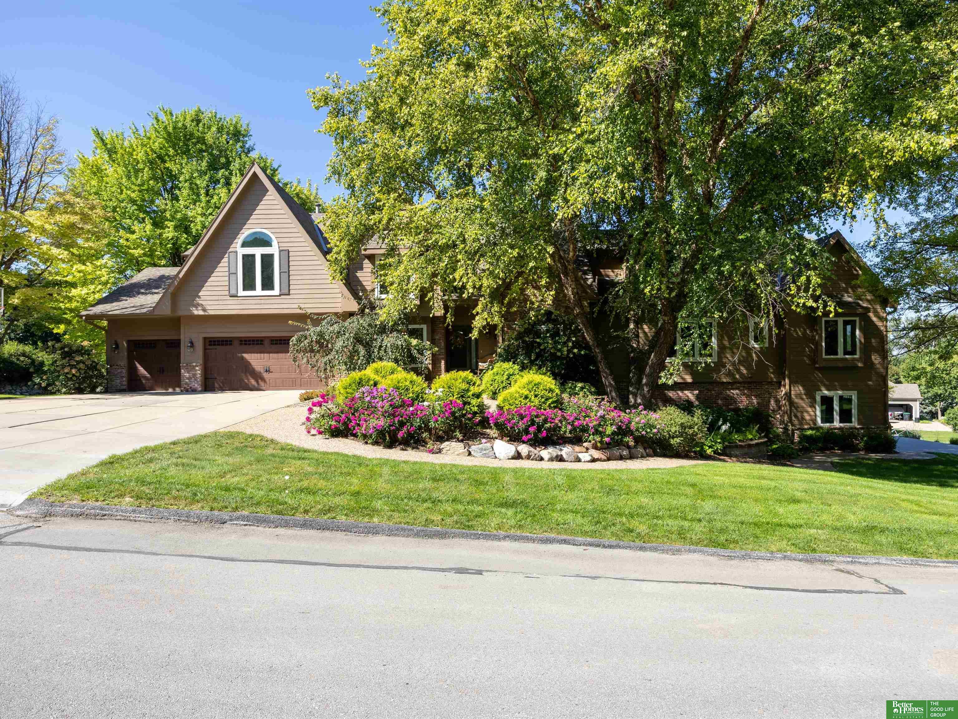 Photo of 910 S 220th Street Elkhorn NE 68022